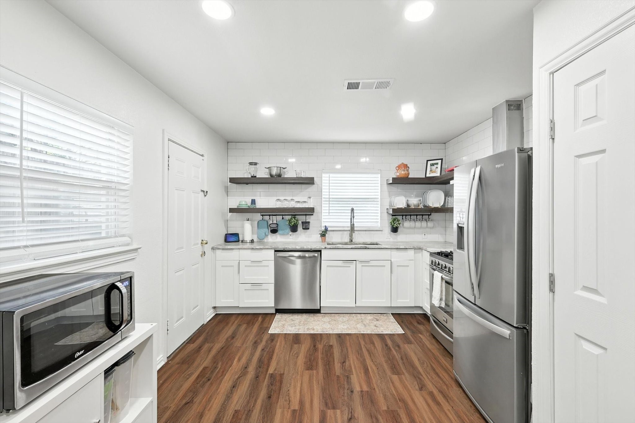 5111 Stoneleigh Avenue