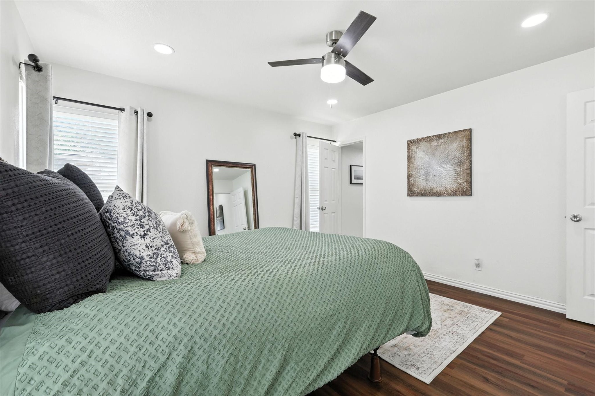 5111 Stoneleigh Avenue