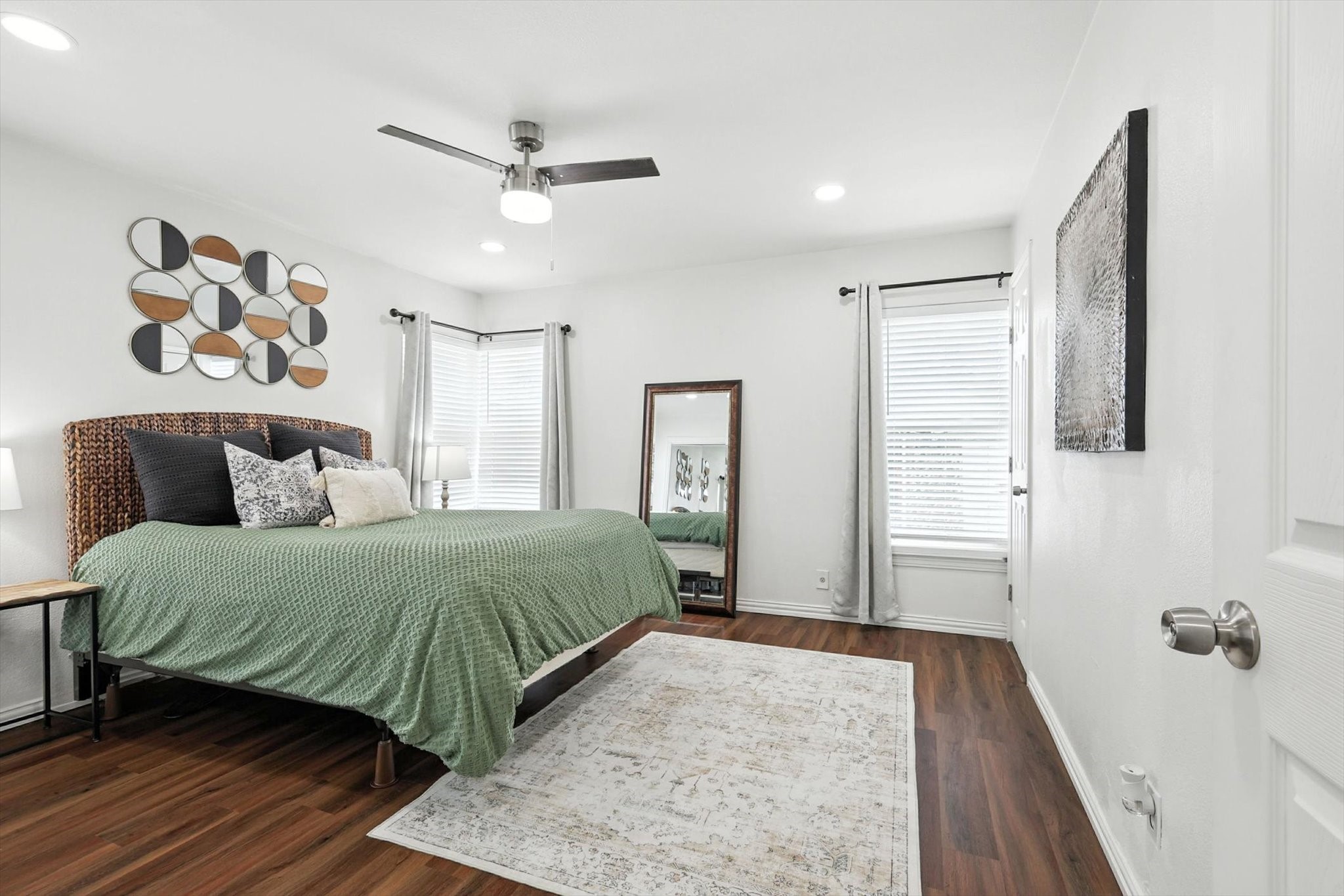 5111 Stoneleigh Avenue