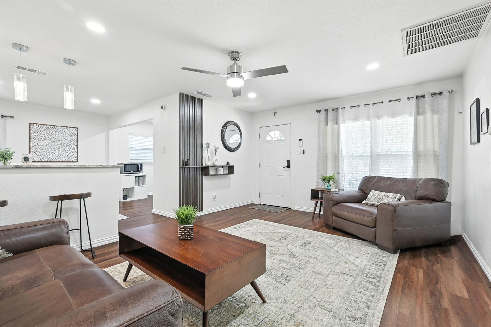 5111 Stoneleigh Avenue