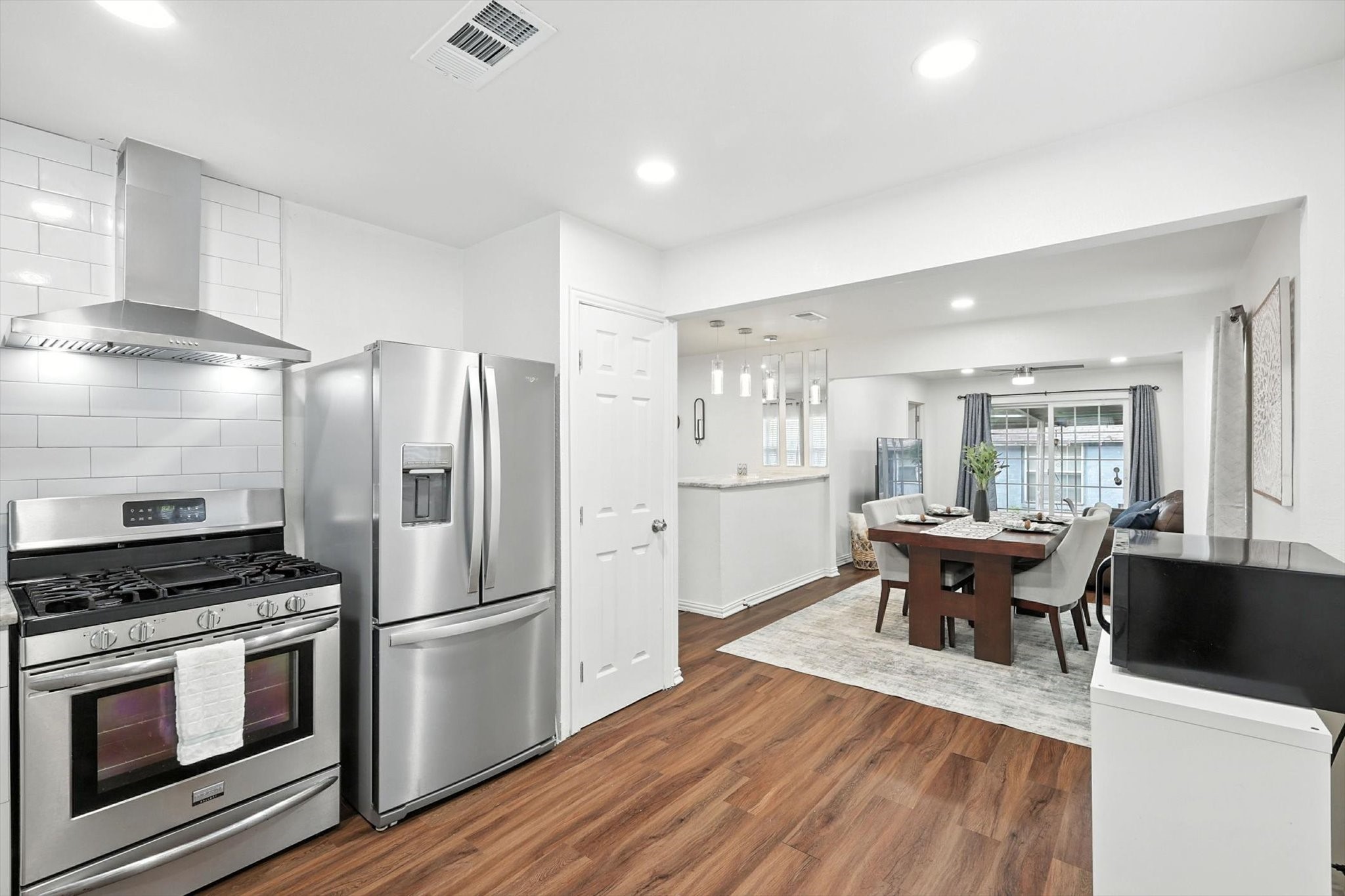 5111 Stoneleigh Avenue