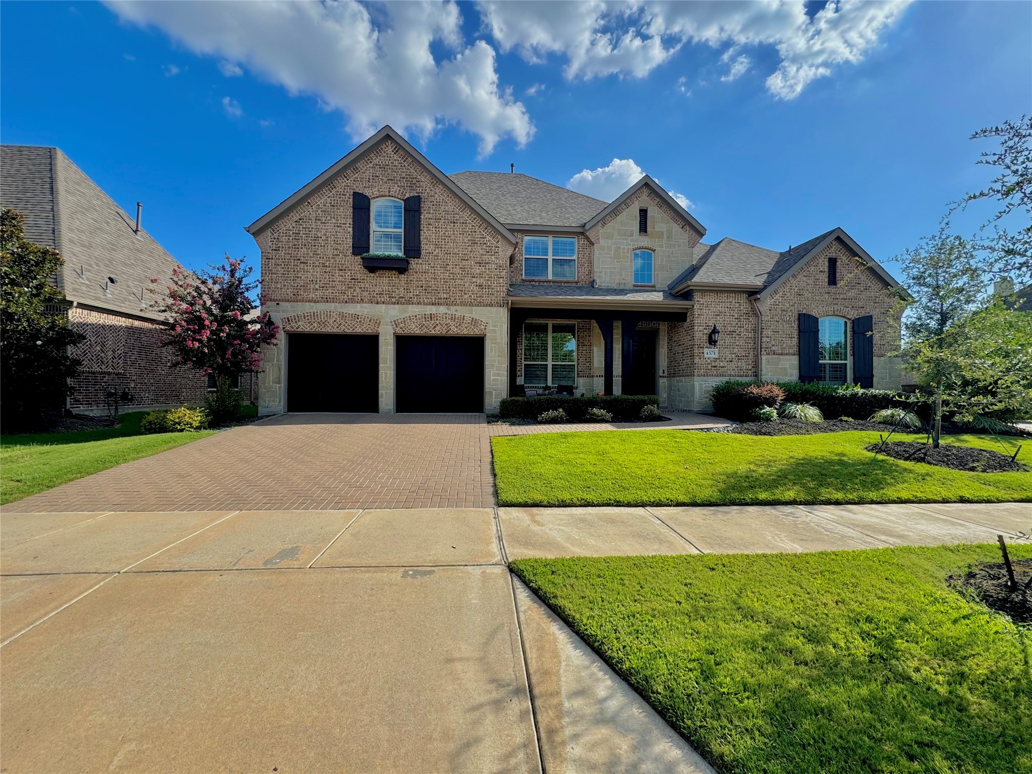 4571 Acacia Parkway