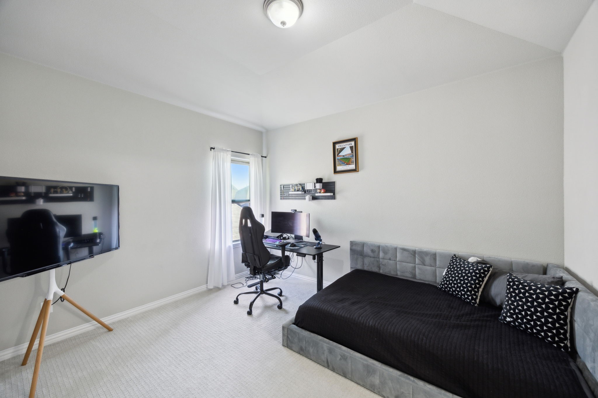 4571 Acacia Parkway