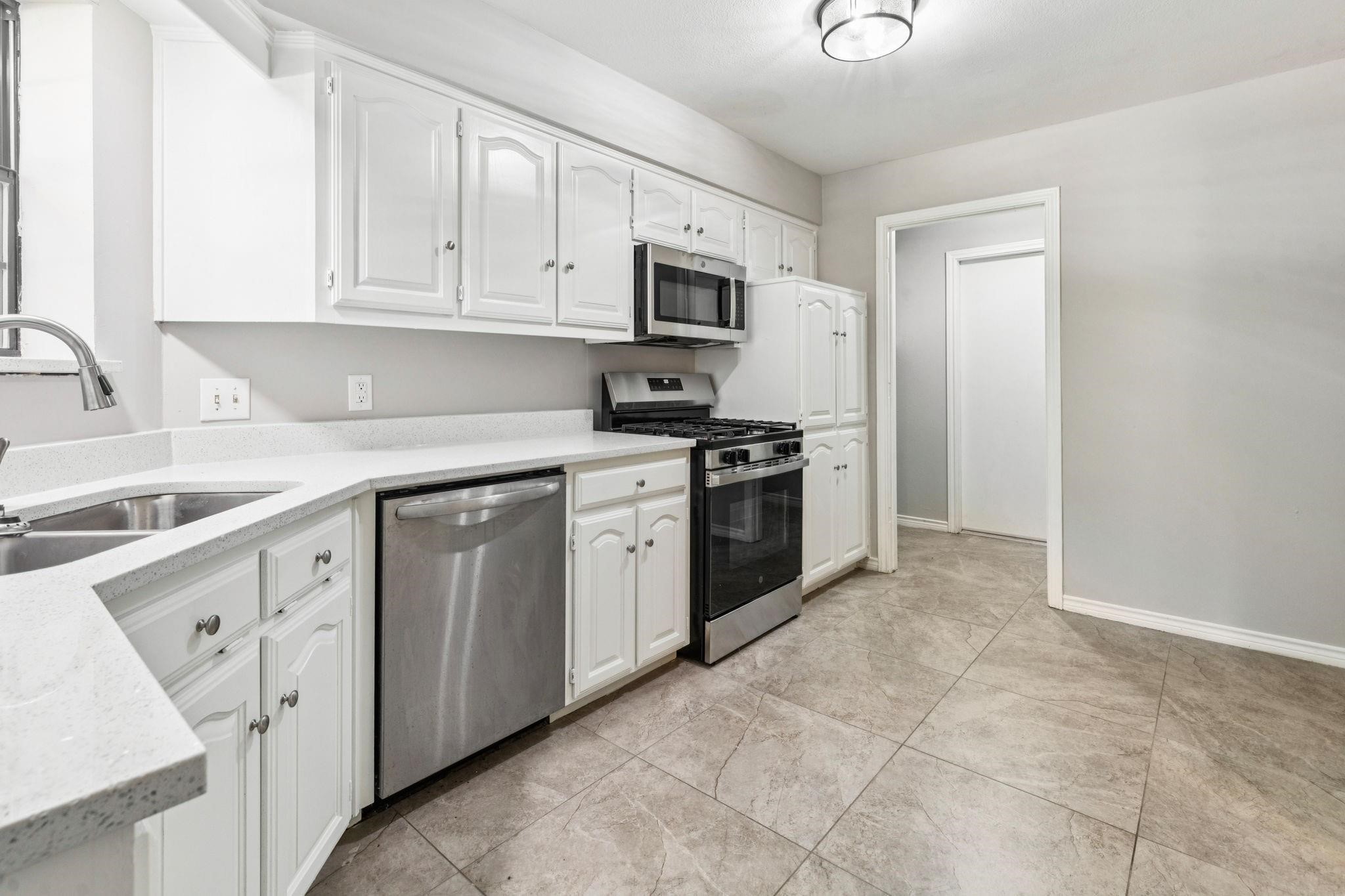 703 Stoneybrook Drive