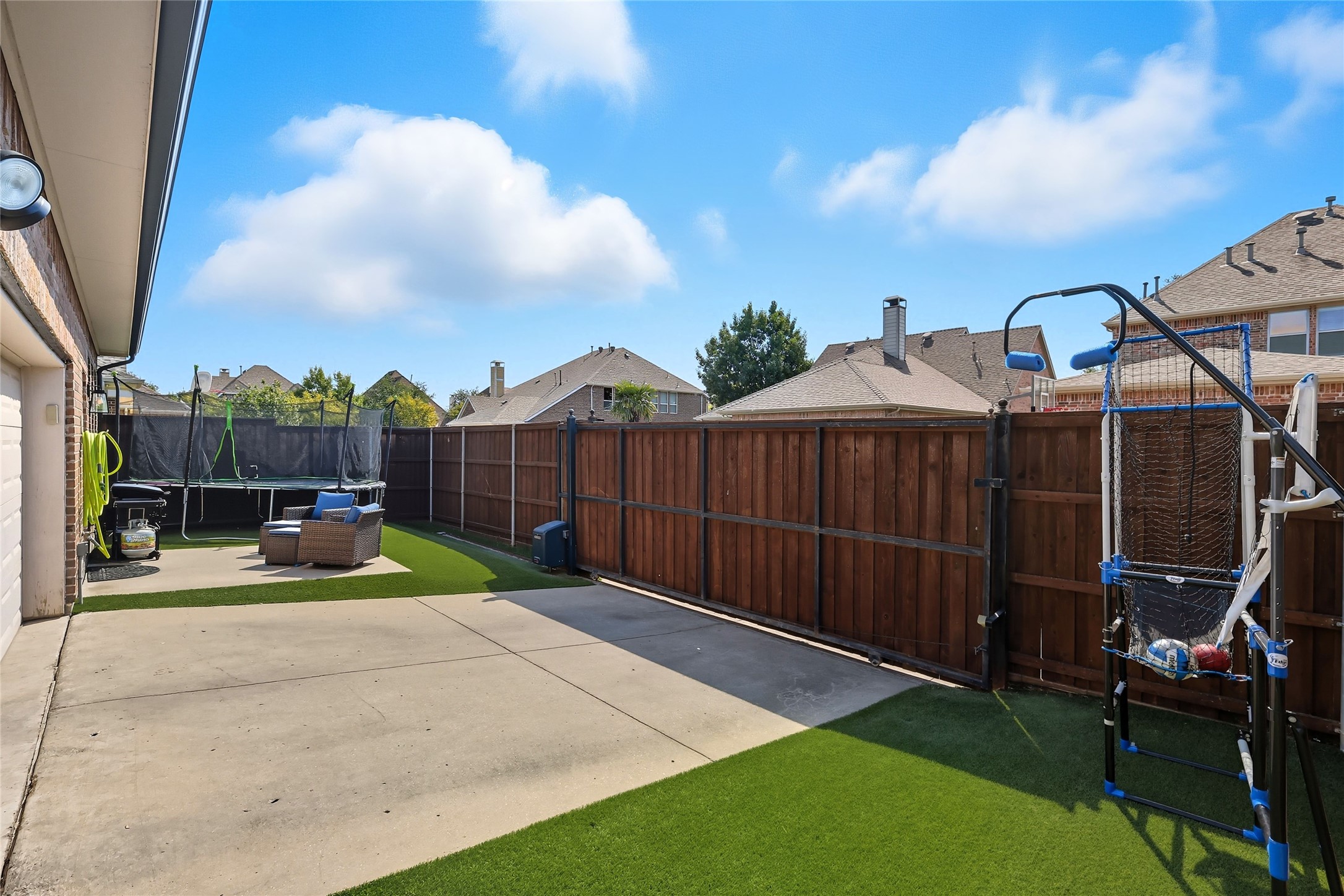 3207 N Clearfork Trail N