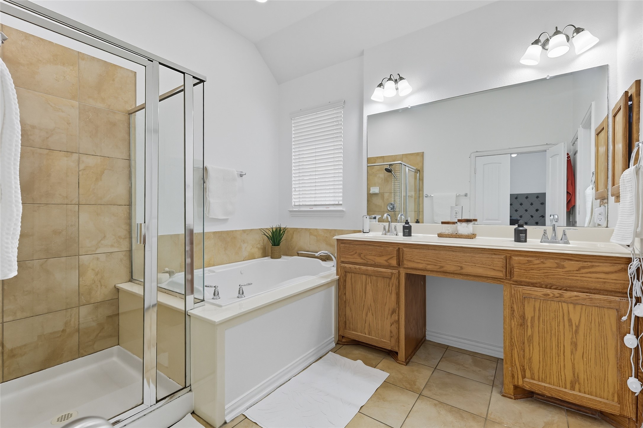 3207 N Clearfork Trail N