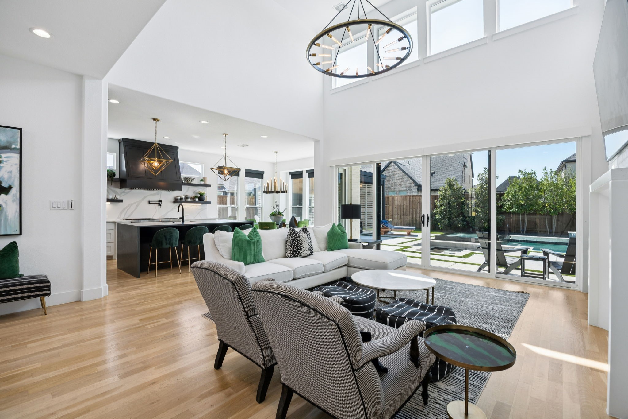 4011 Medio Creek Drive