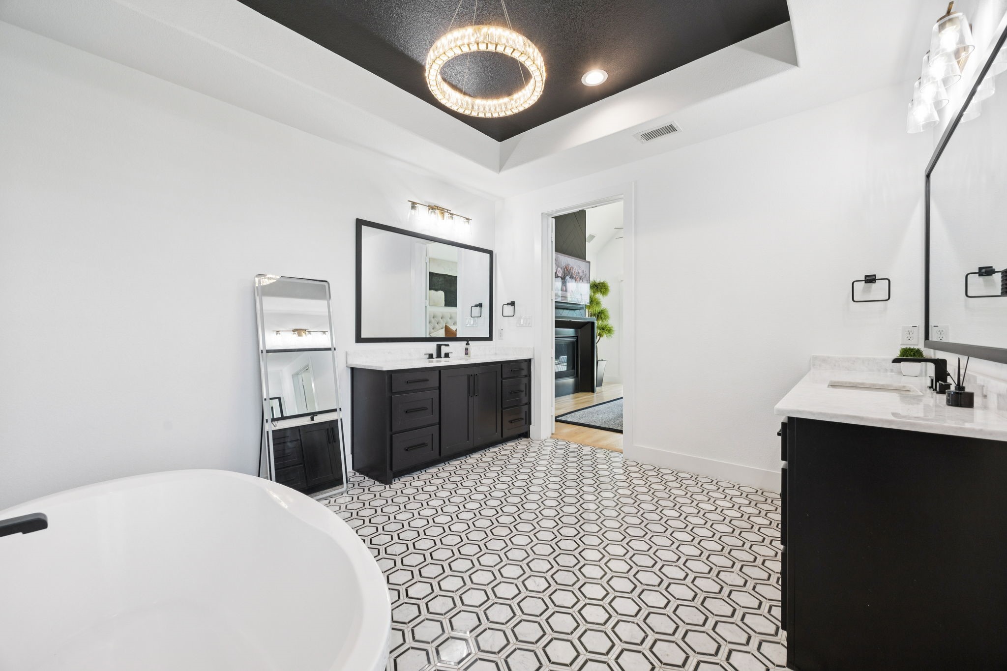 4011 Medio Creek Drive