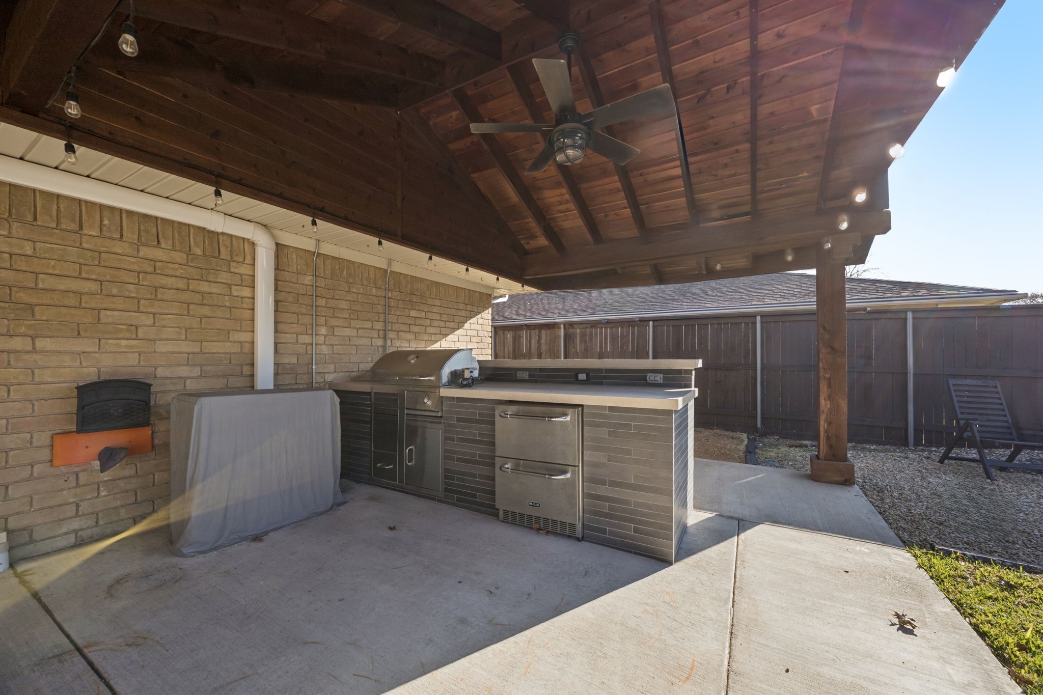 902 Windsong Trail