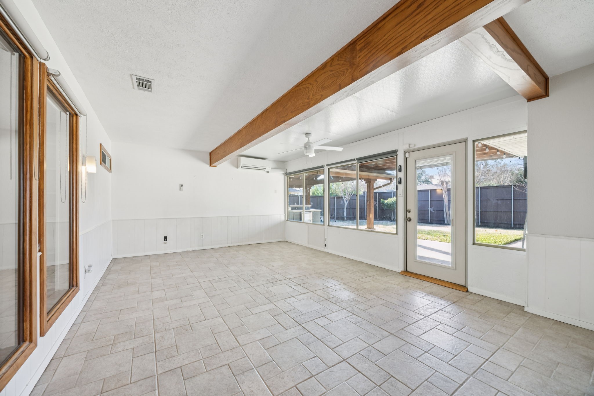 902 Windsong Trail
