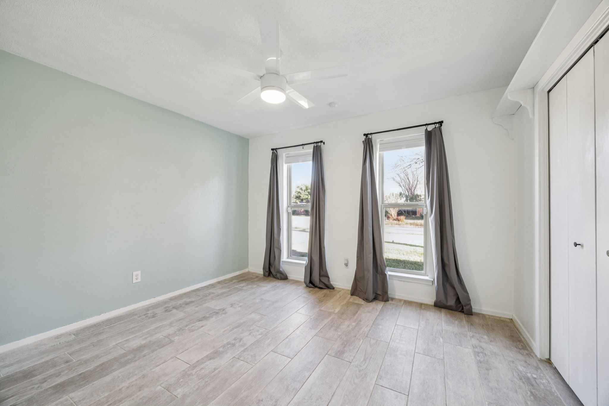 902 Windsong Trail