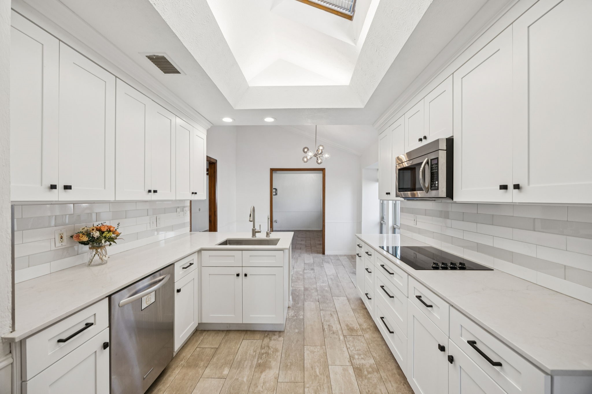 902 Windsong Trail