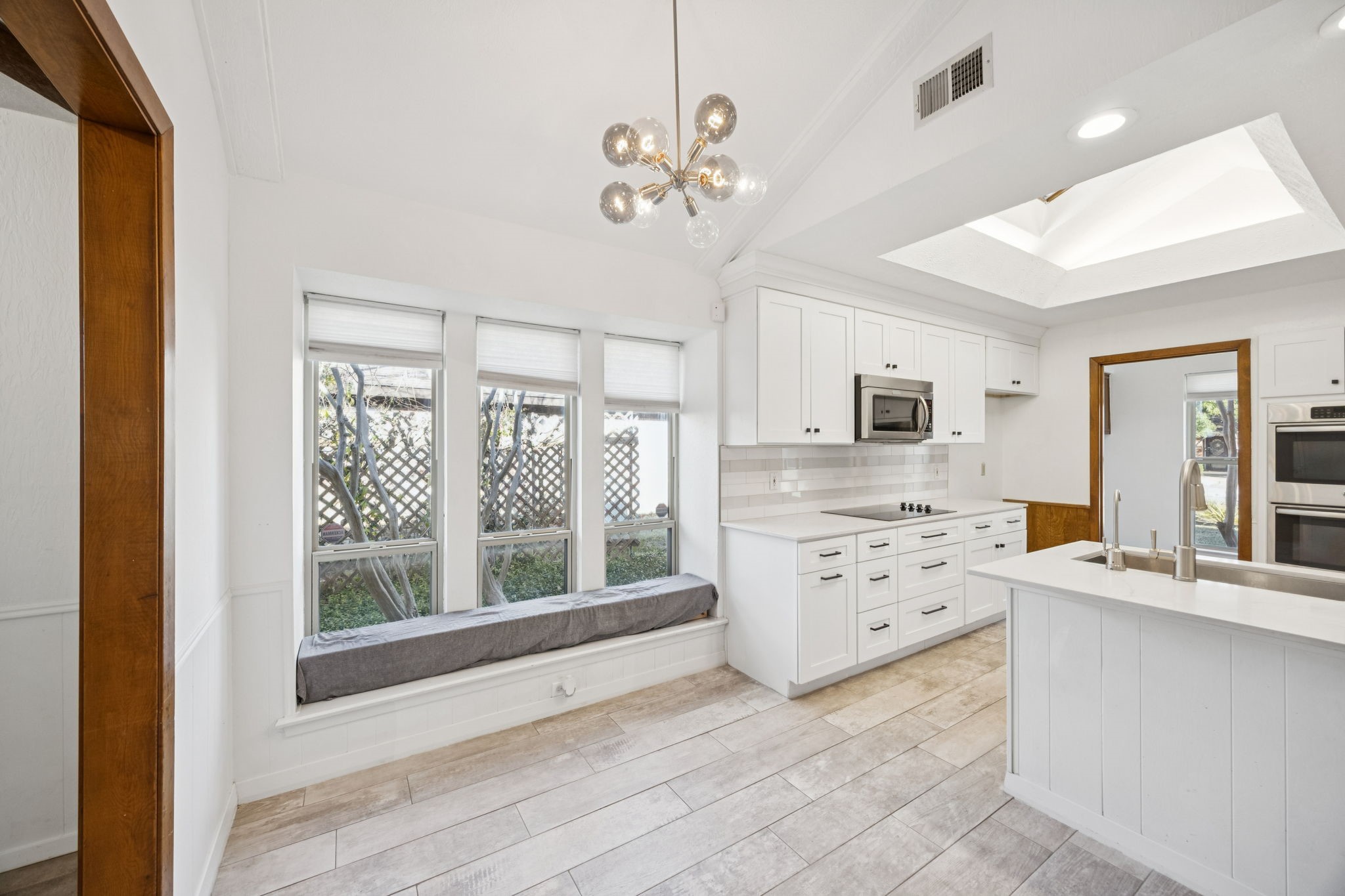 902 Windsong Trail