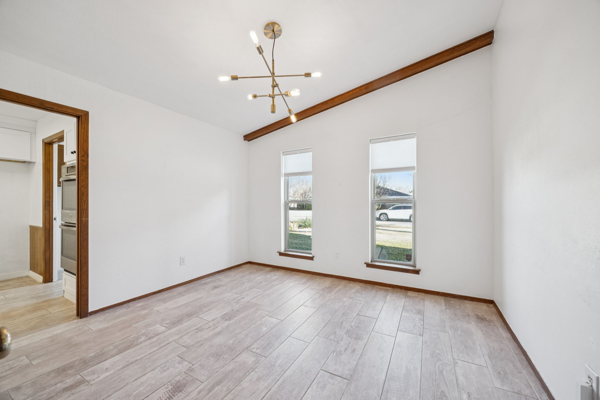 902 Windsong Trail