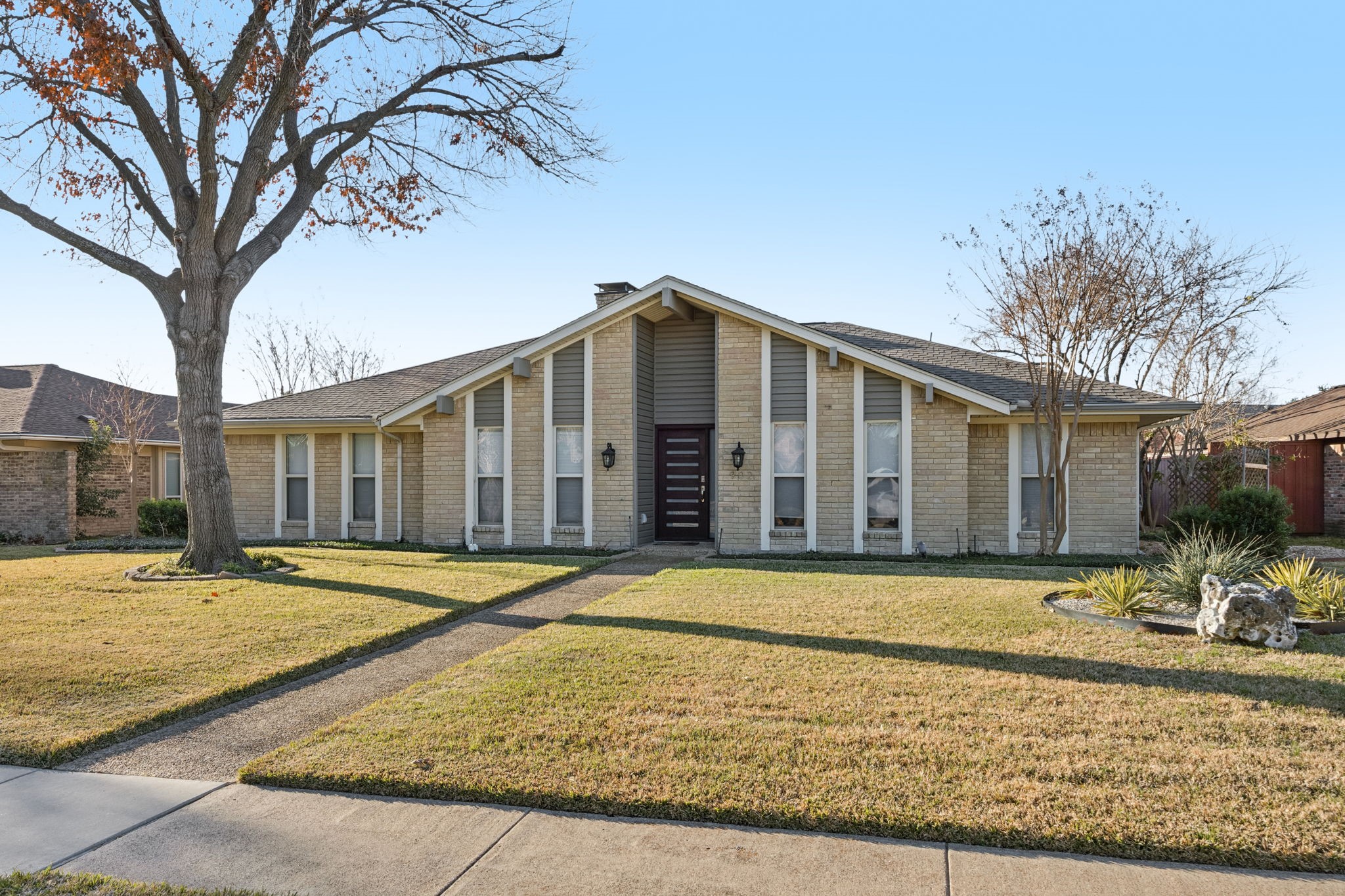 902 Windsong Trail
