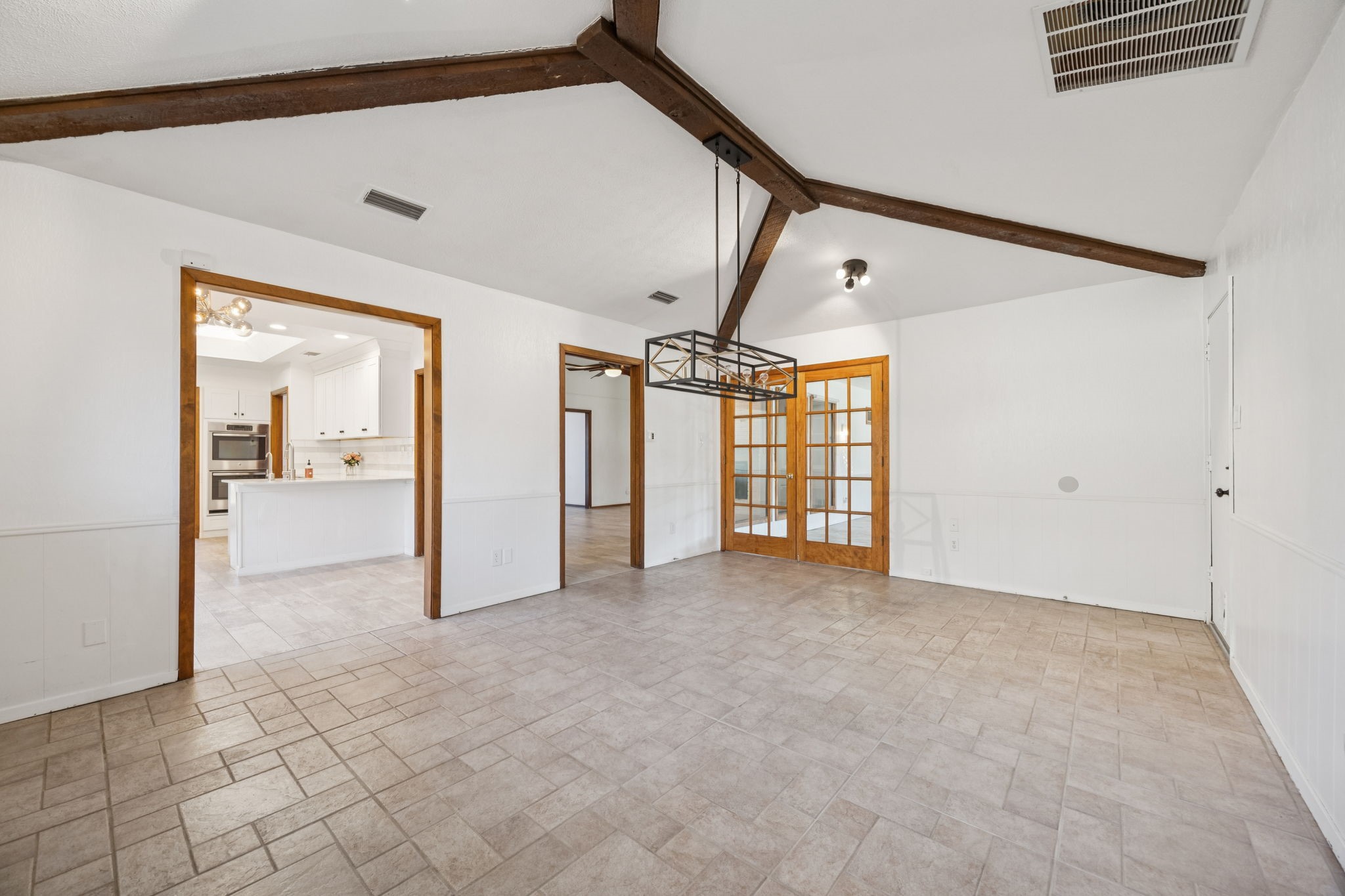 902 Windsong Trail