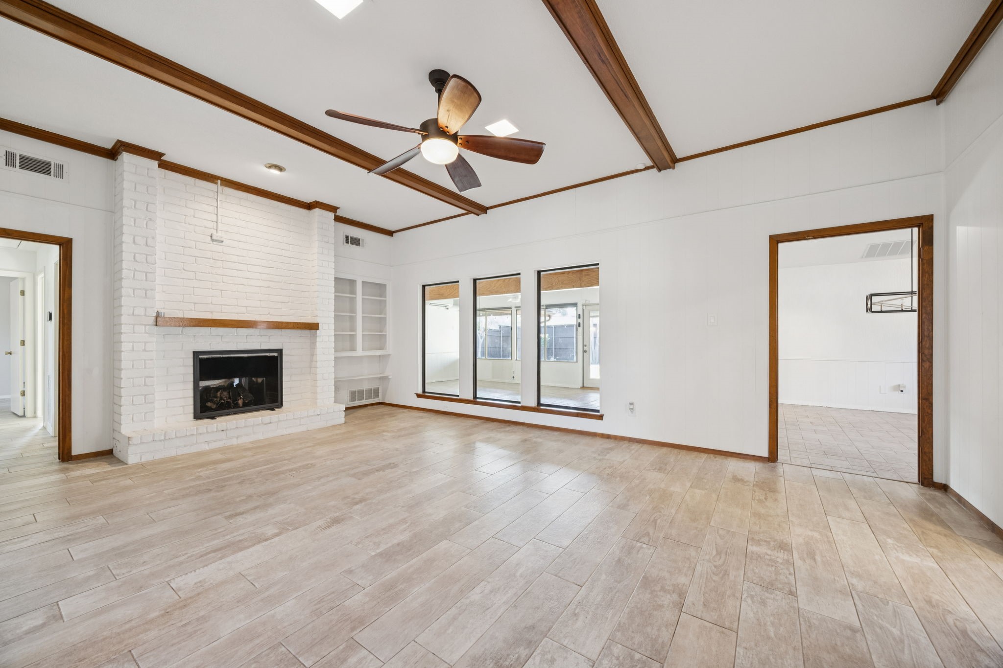 902 Windsong Trail