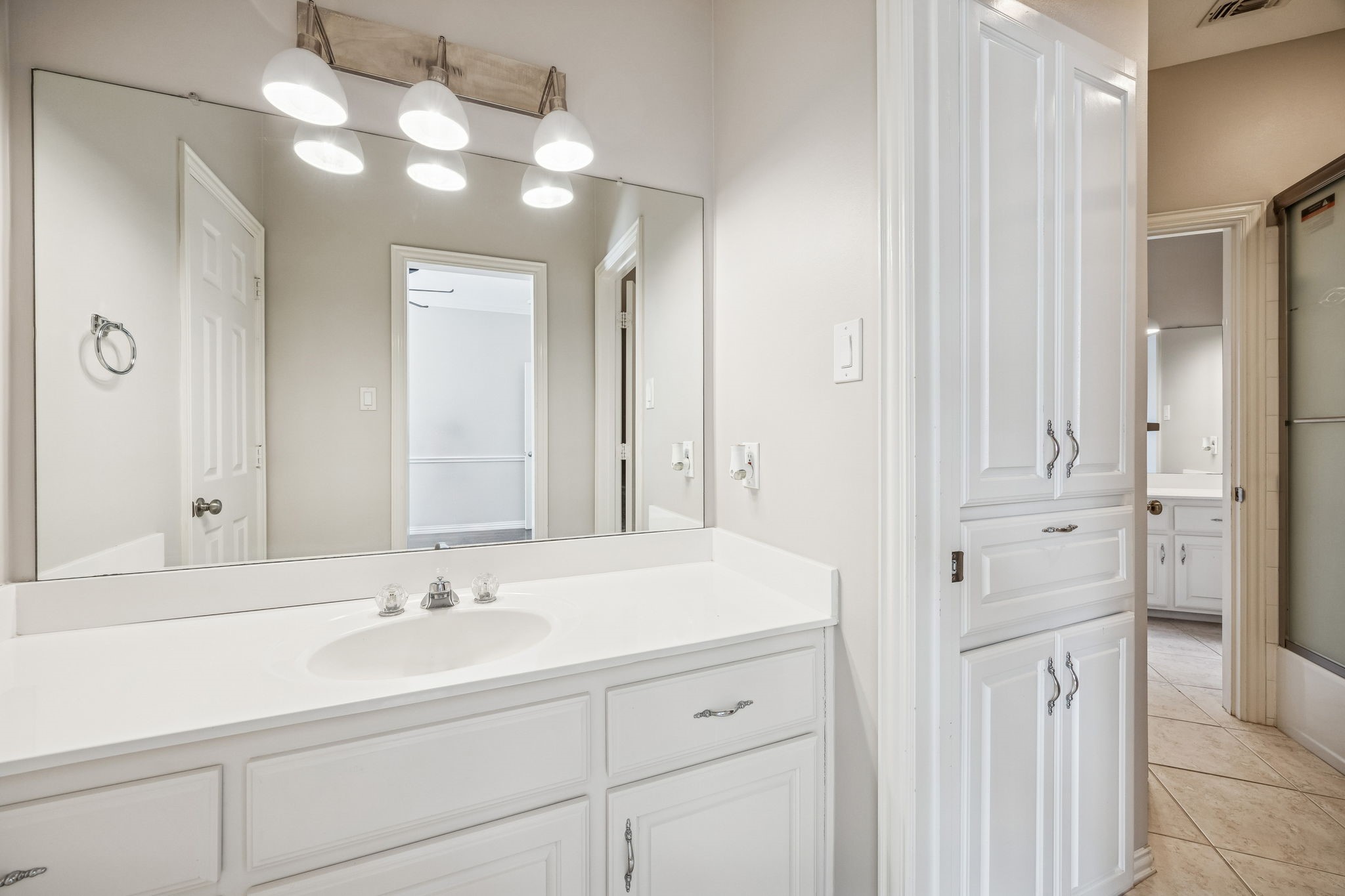 2900 Creek View Drive