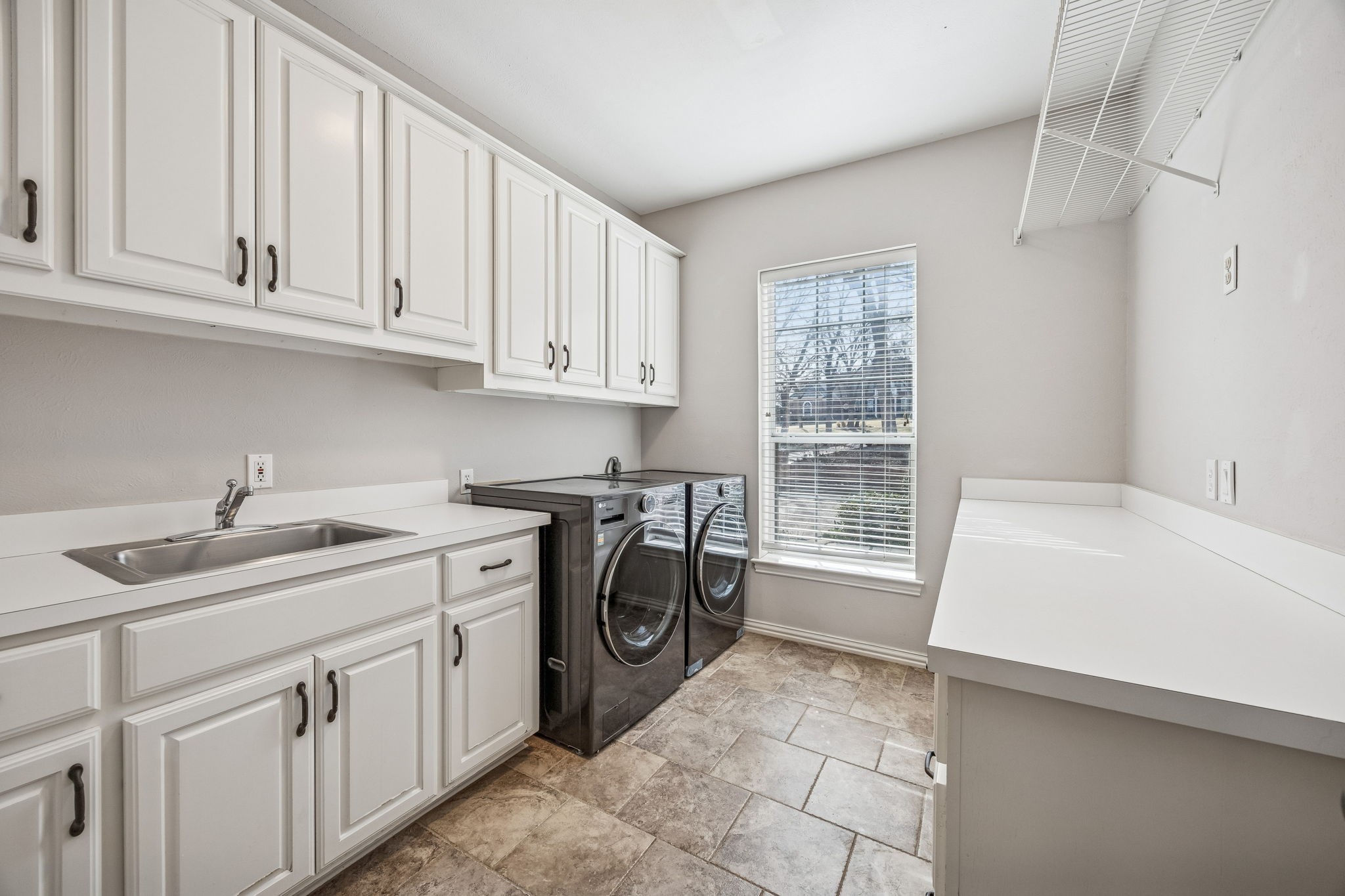 2900 Creek View Drive