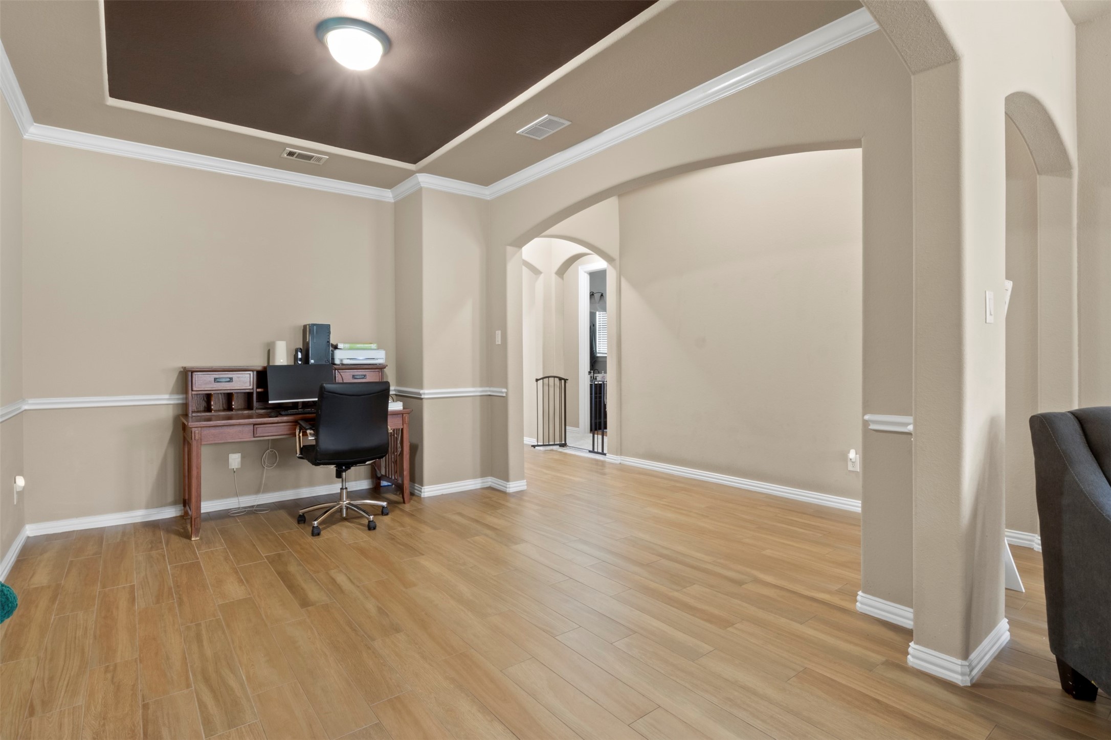 401 Komron Court