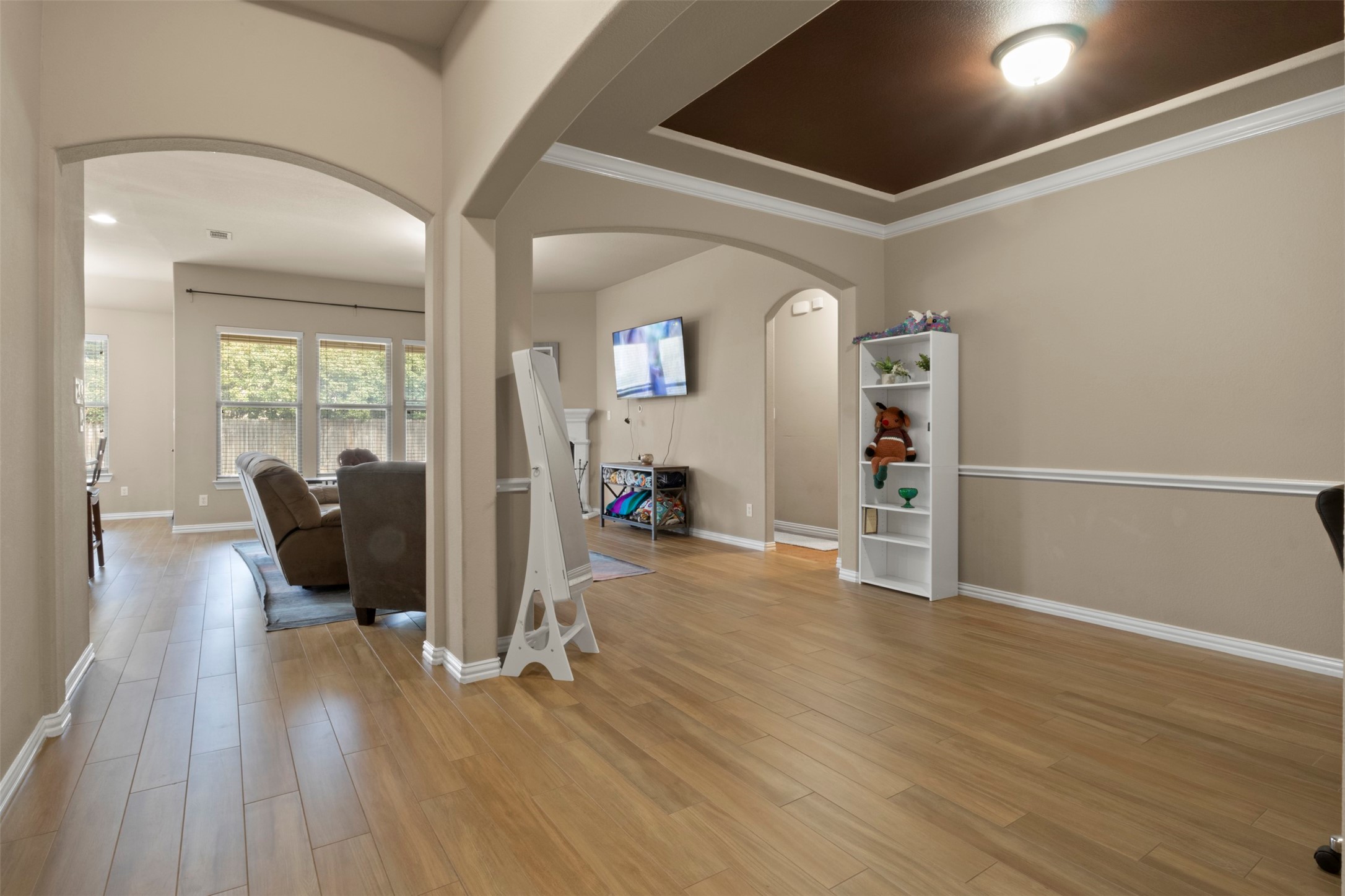 401 Komron Court