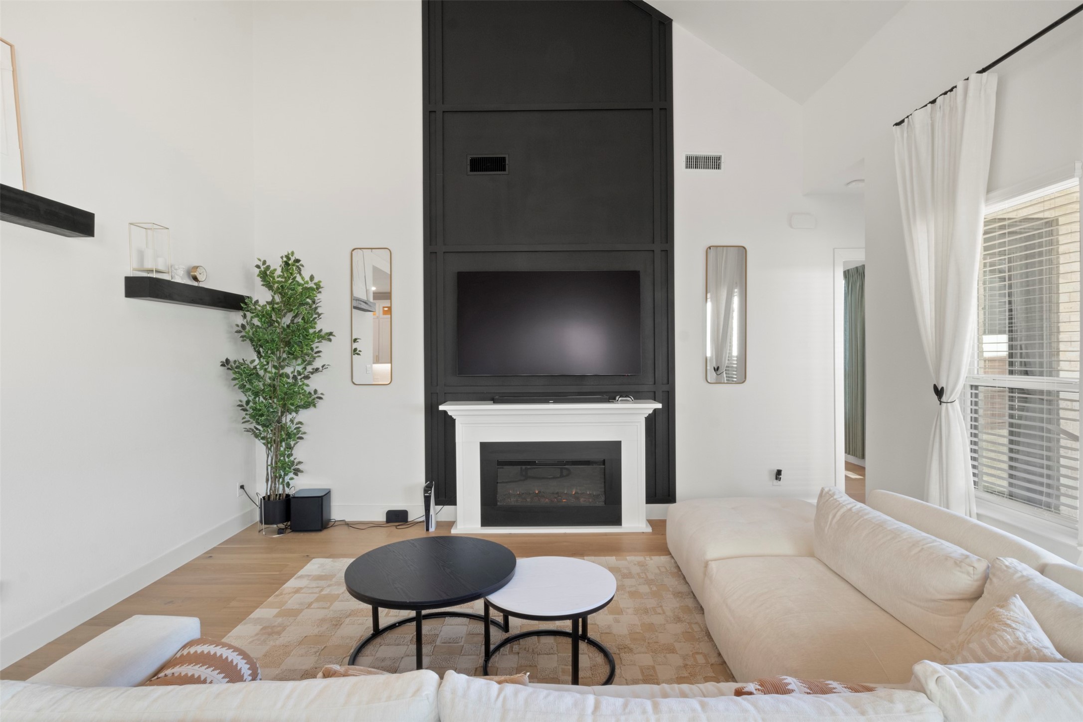 1909 Prickly Poppy Court