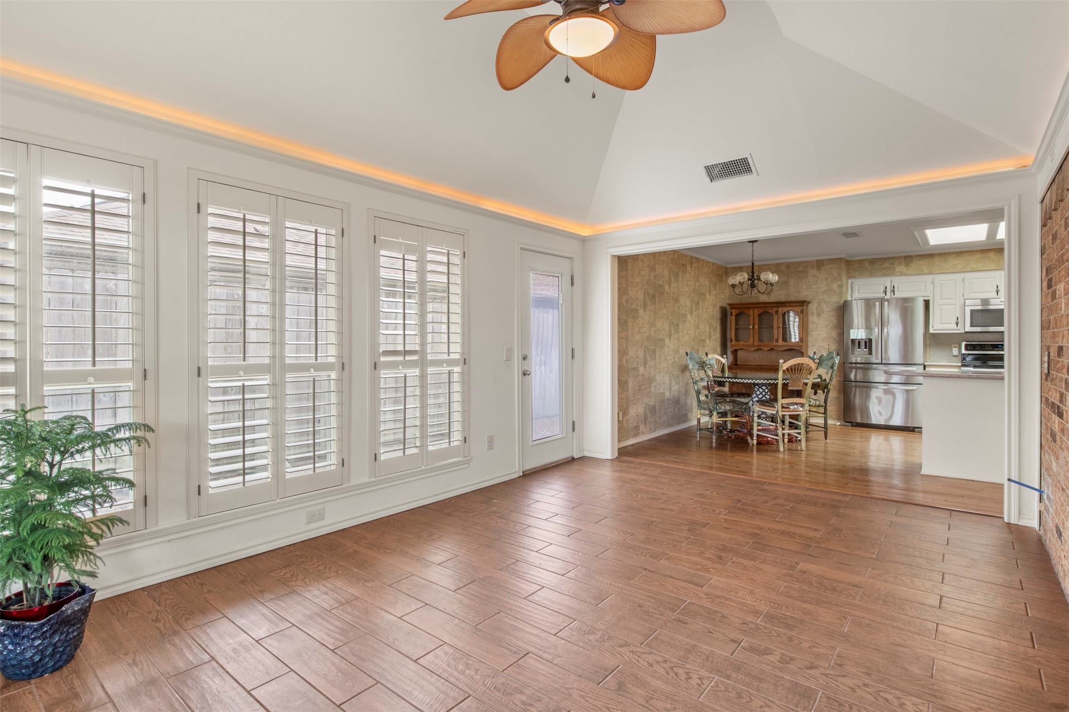 1104 Timberbend Trail