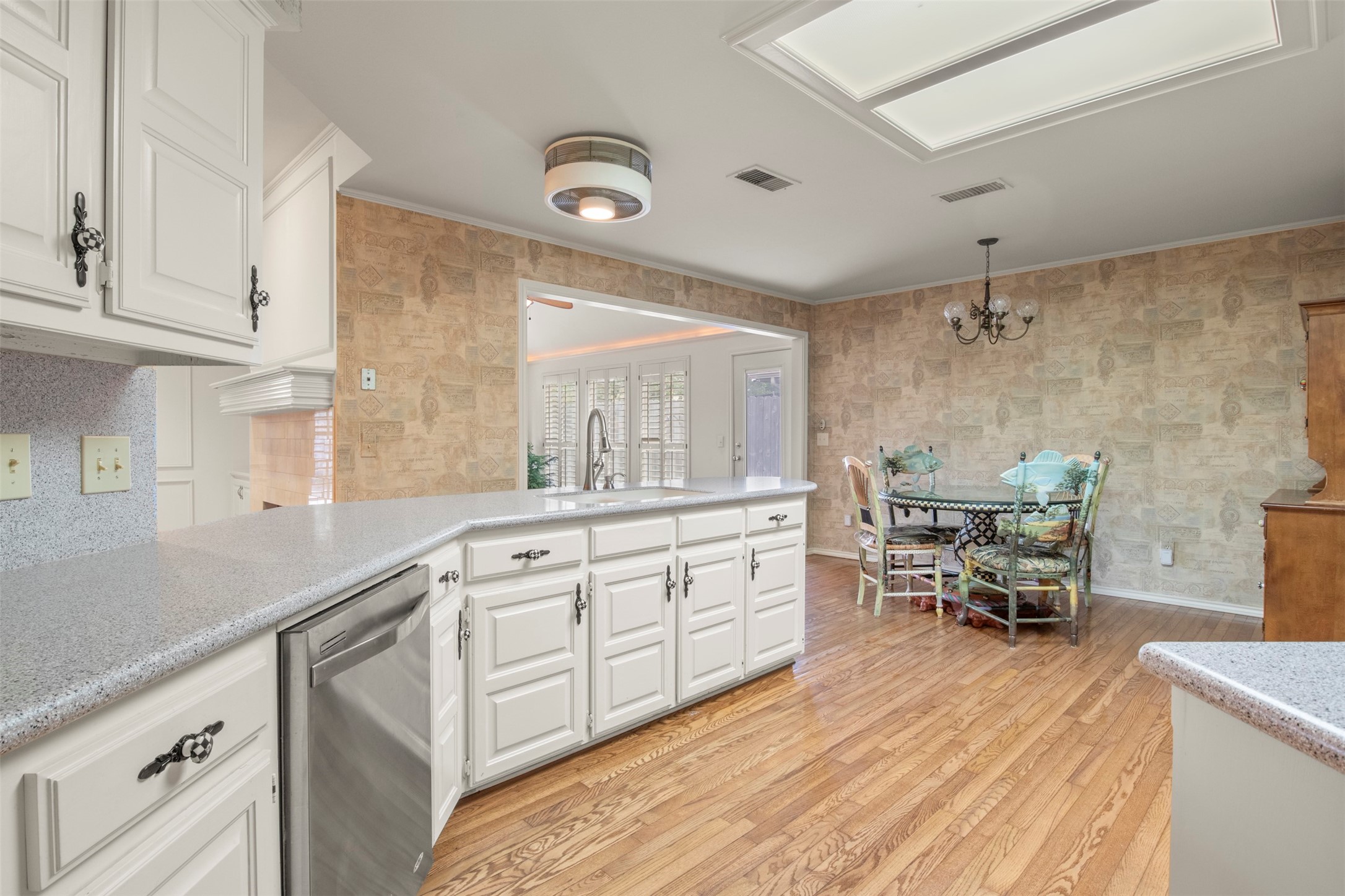 1104 Timberbend Trail