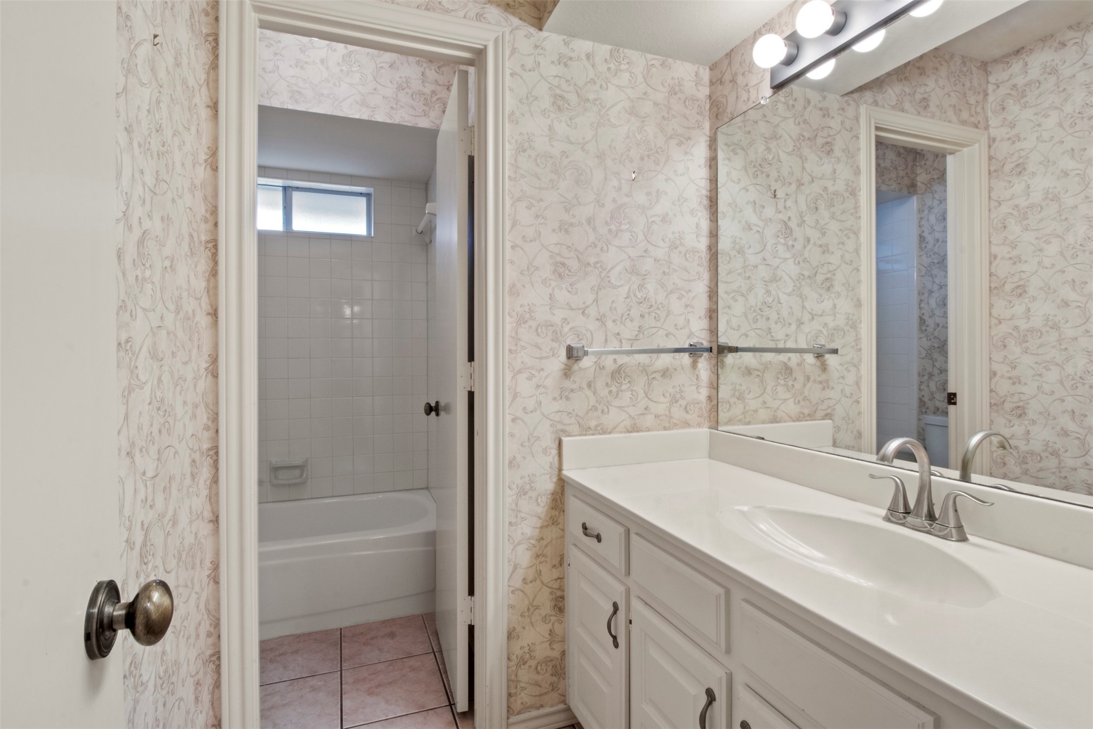 1104 Timberbend Trail