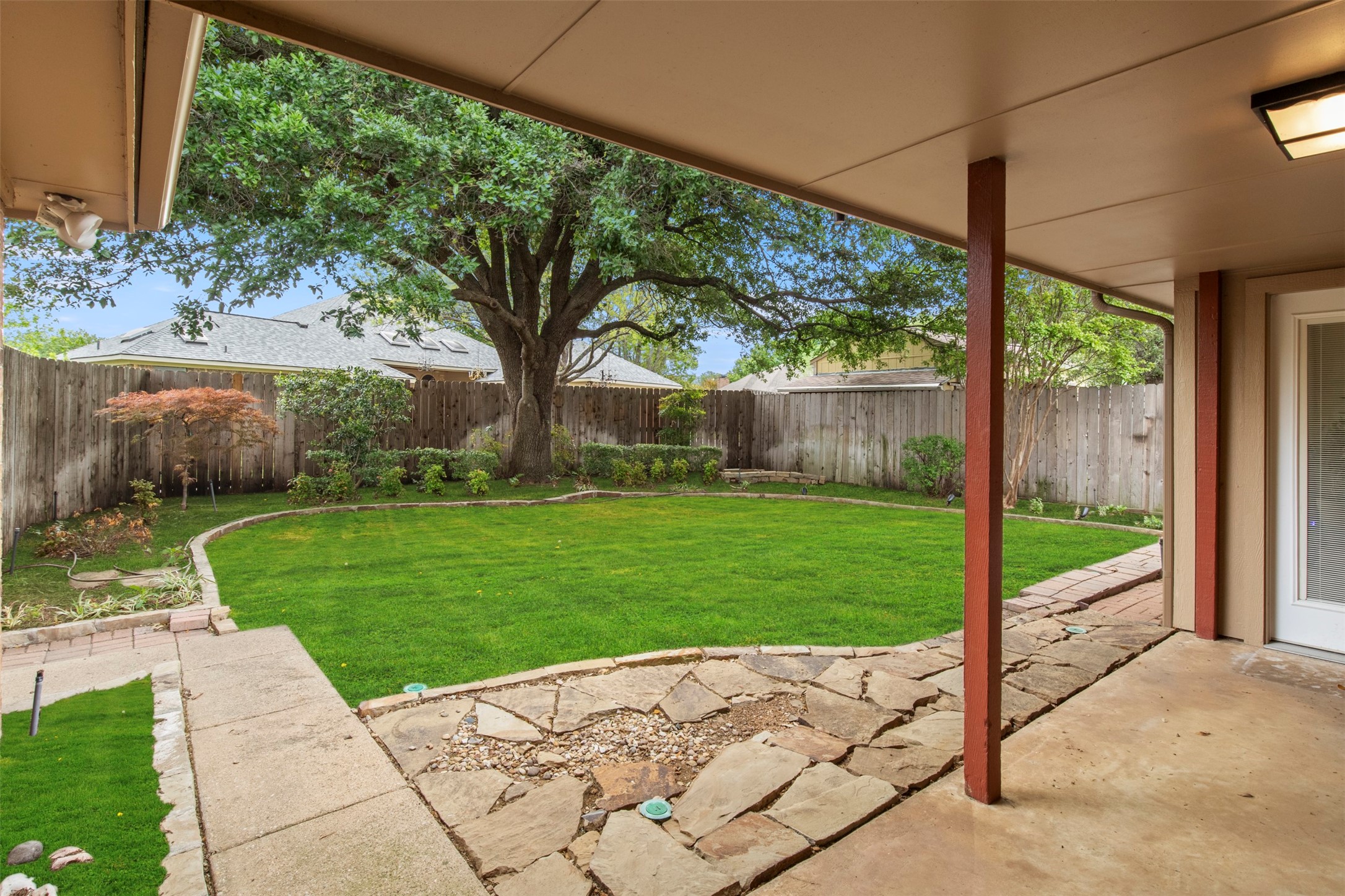 1104 Timberbend Trail