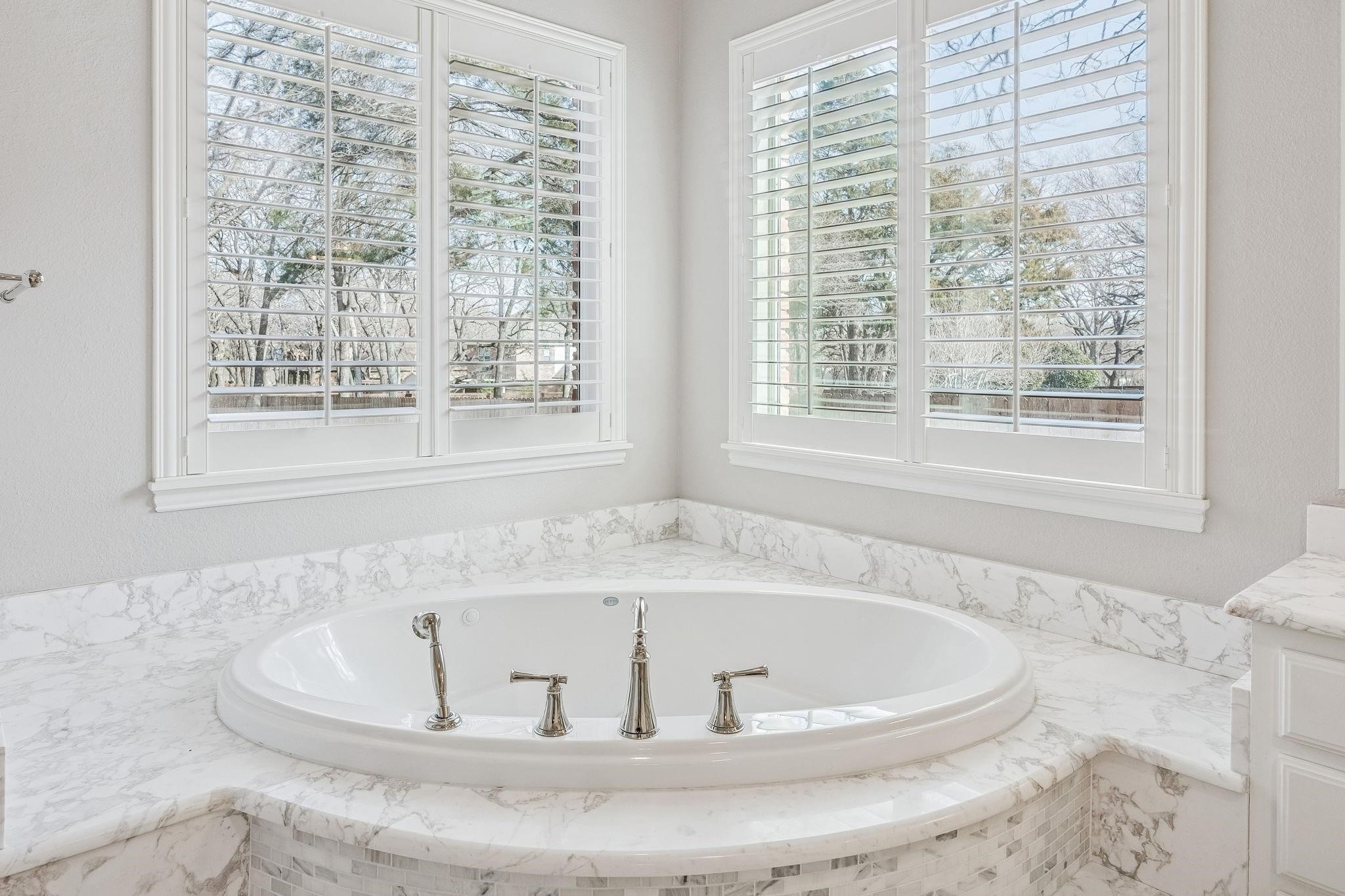 2900 Creek View Drive