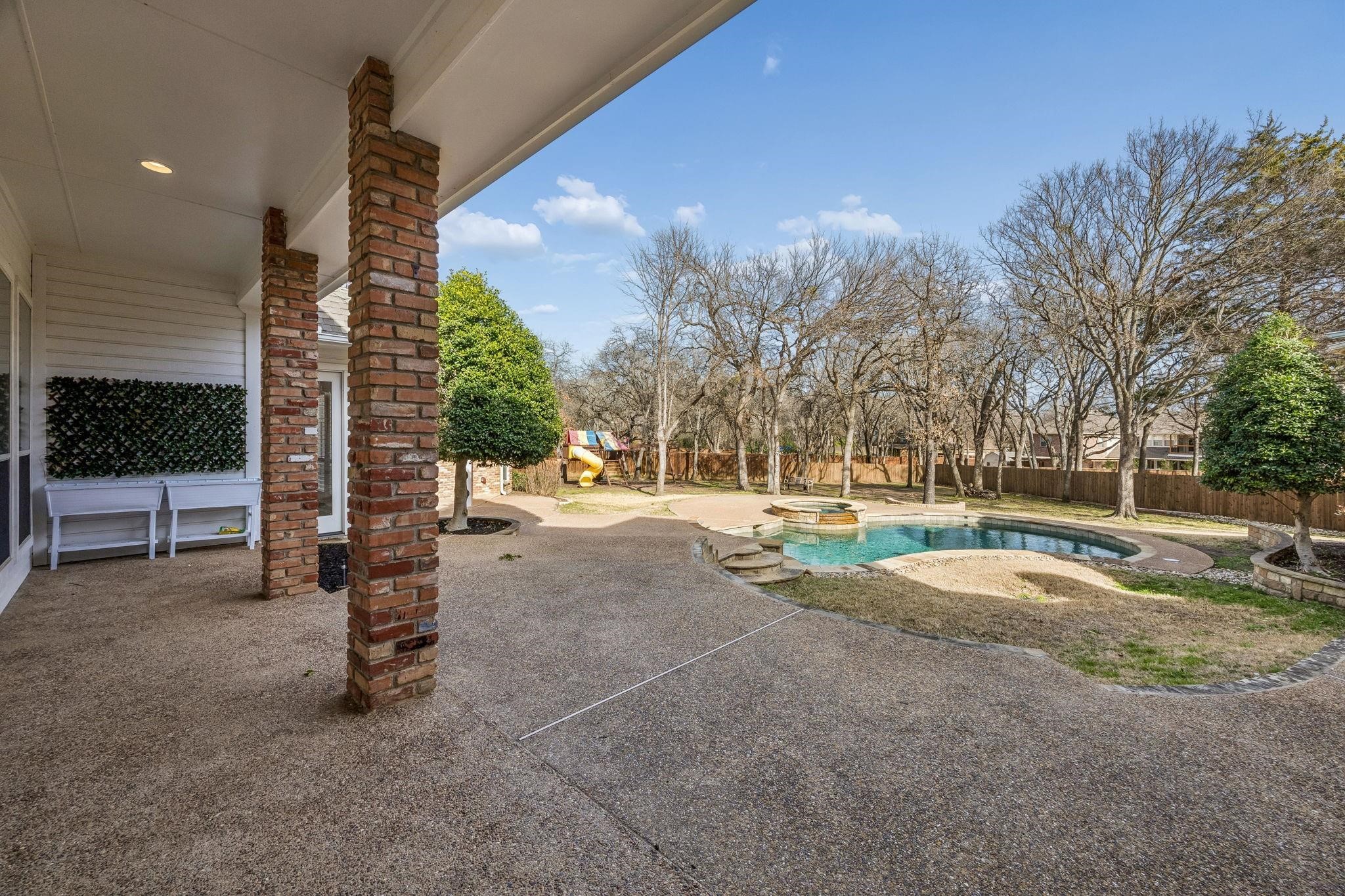 2900 Creek View Drive