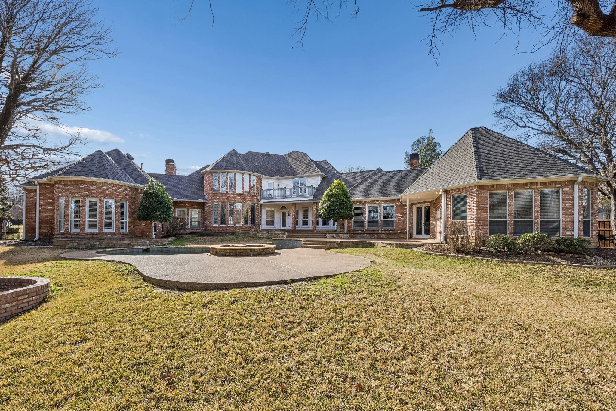 2900 Creek View Drive