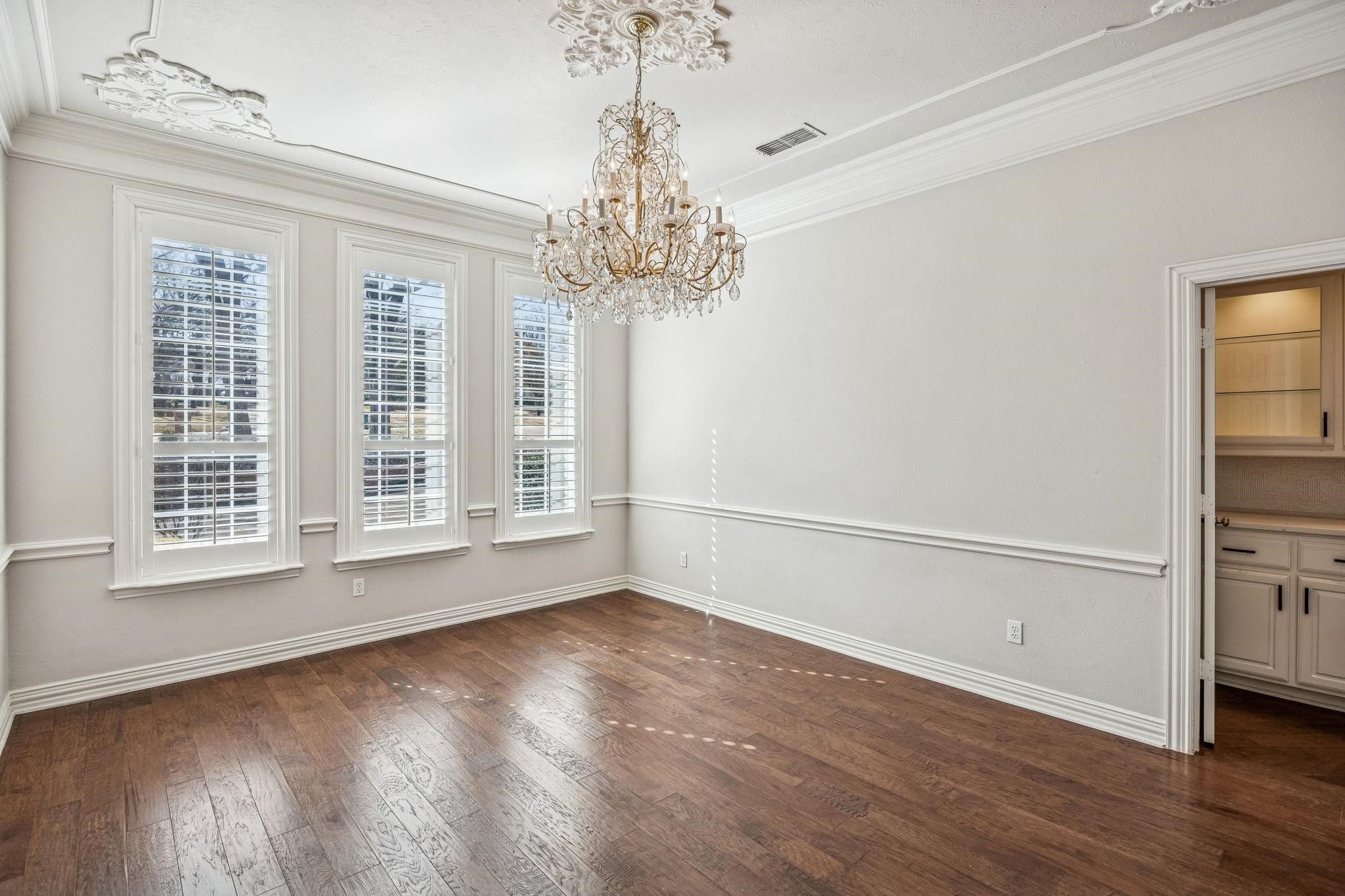 2900 Creek View Drive