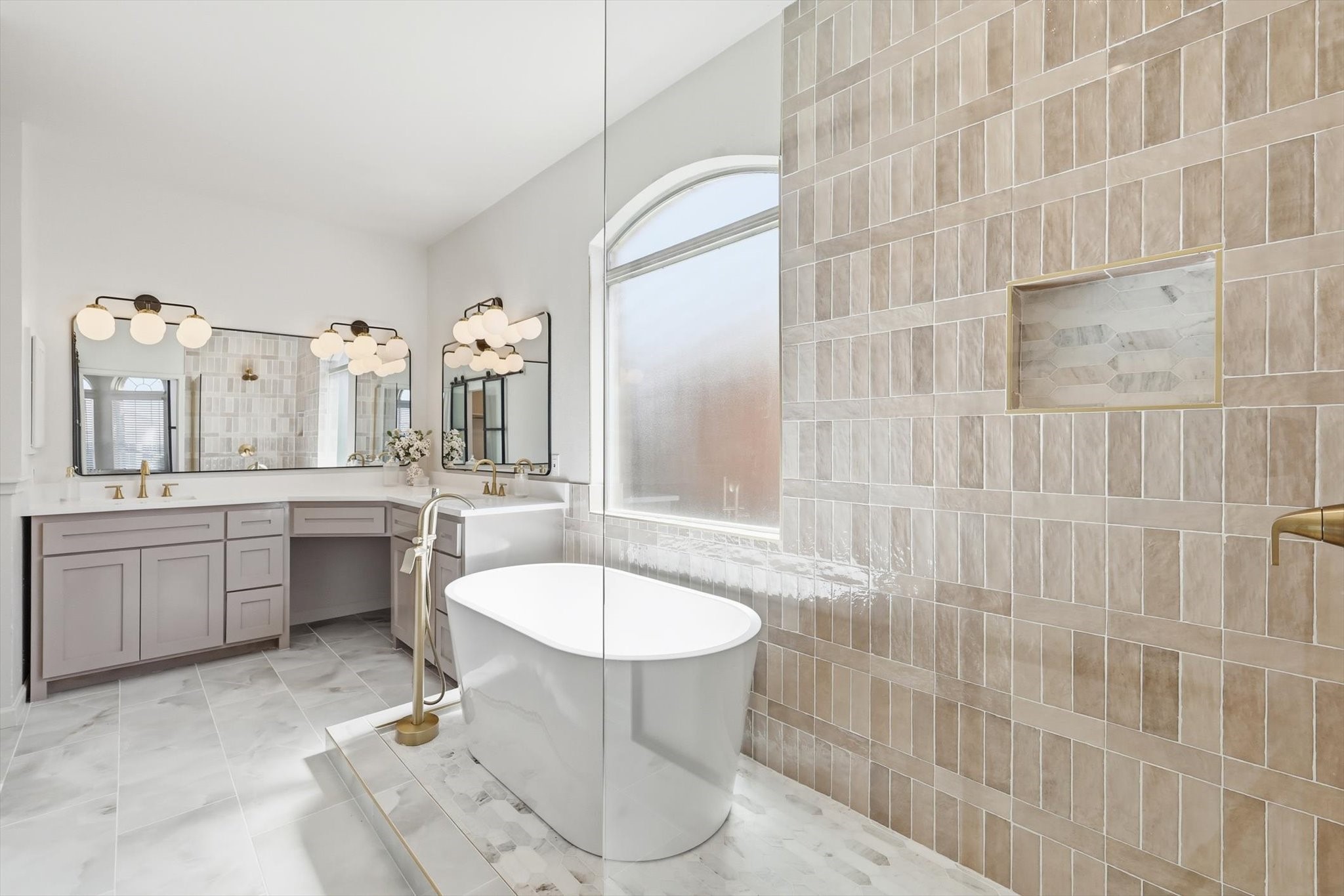 5028 Lake Vista Drive