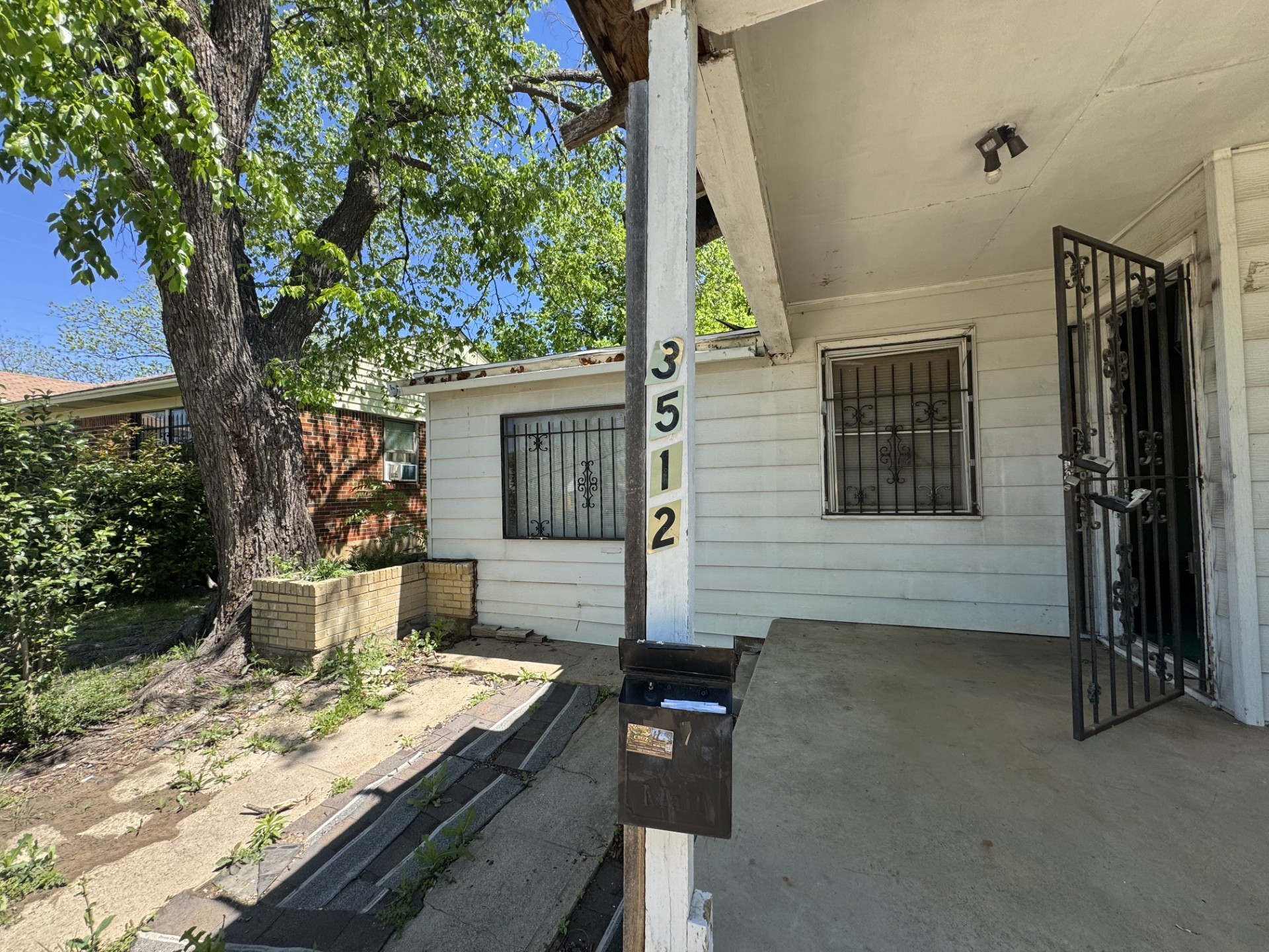 3512 S Ewing Avenue