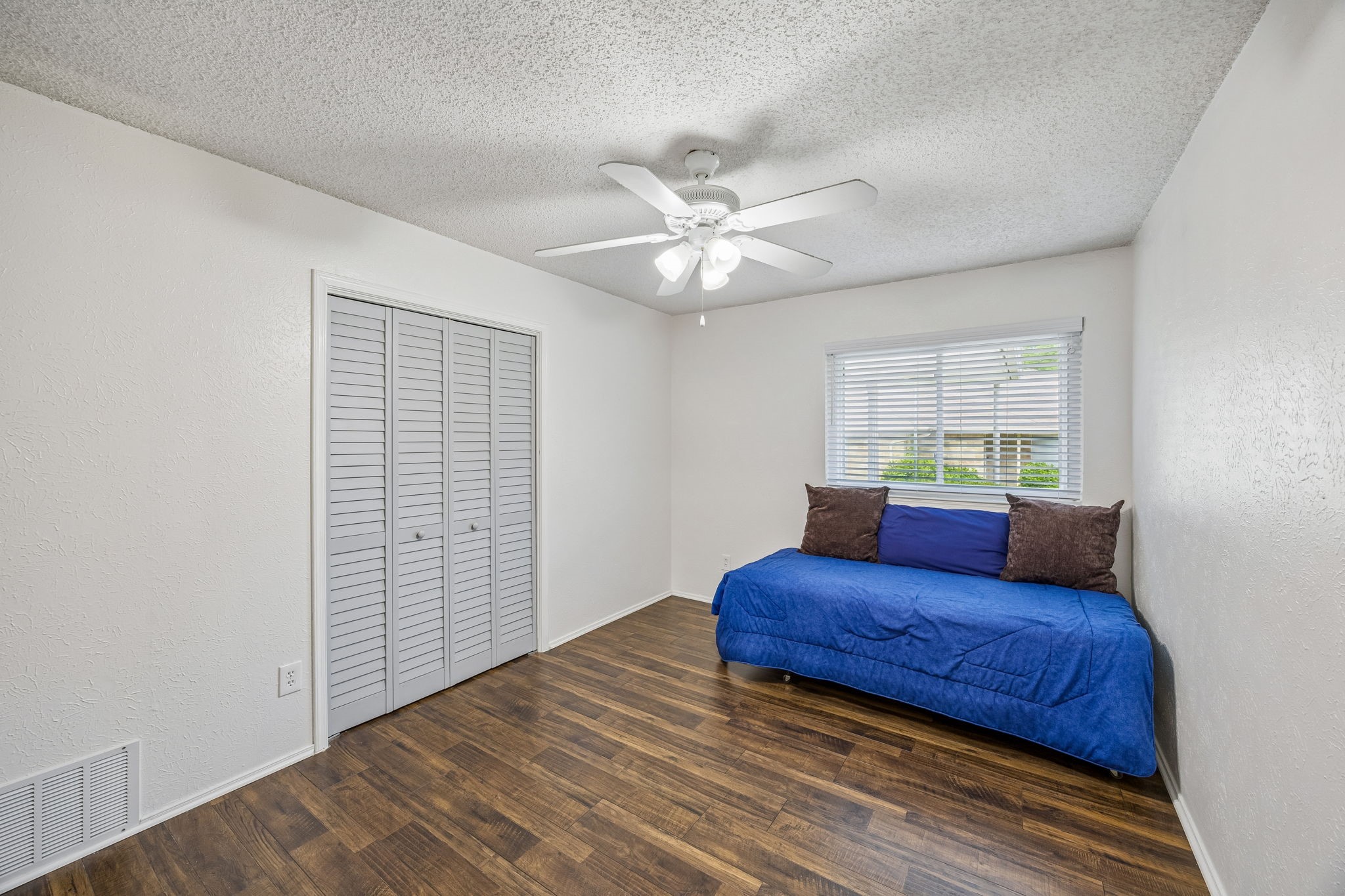 1820 Auburn Drive