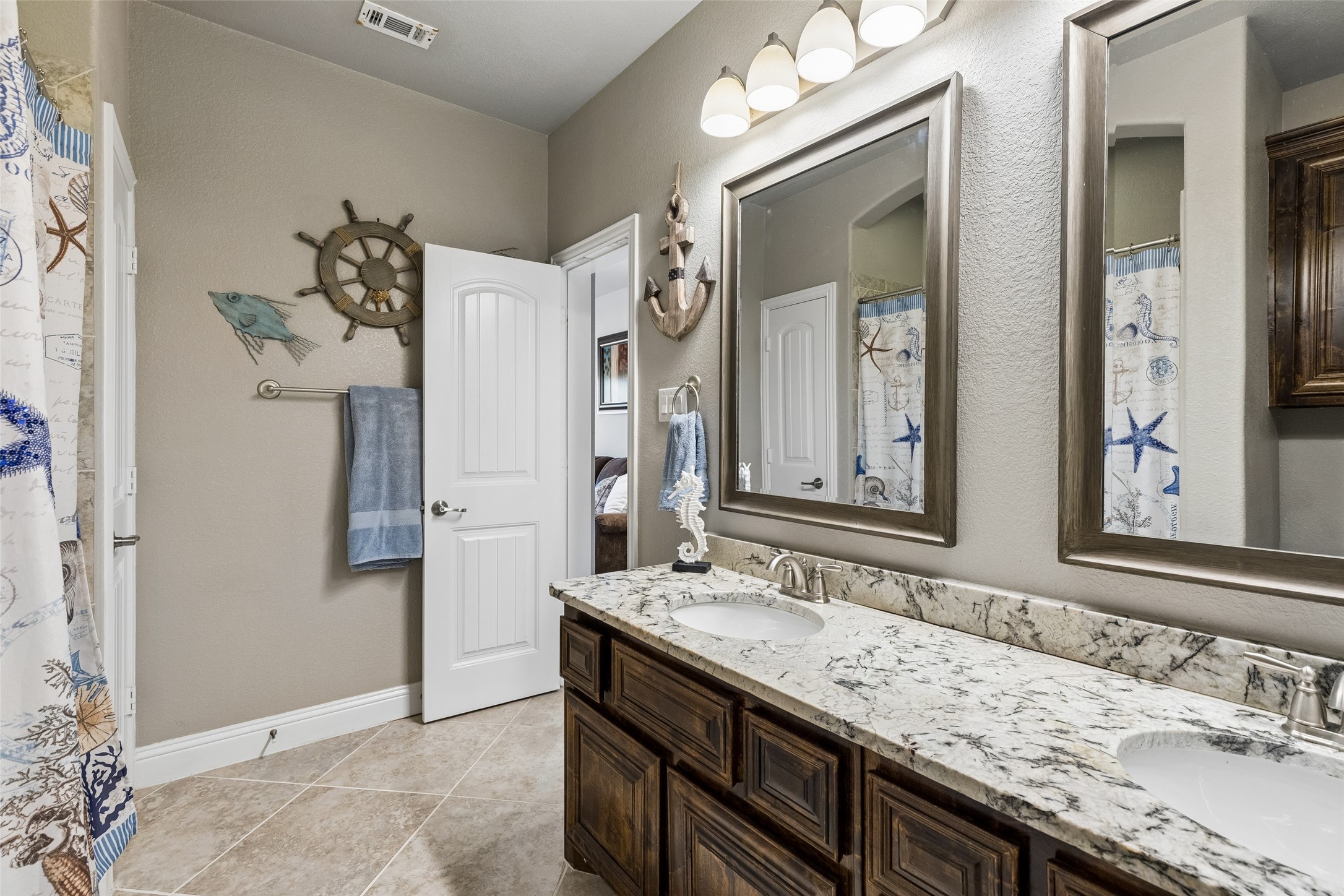 1101 Circle J Trail
