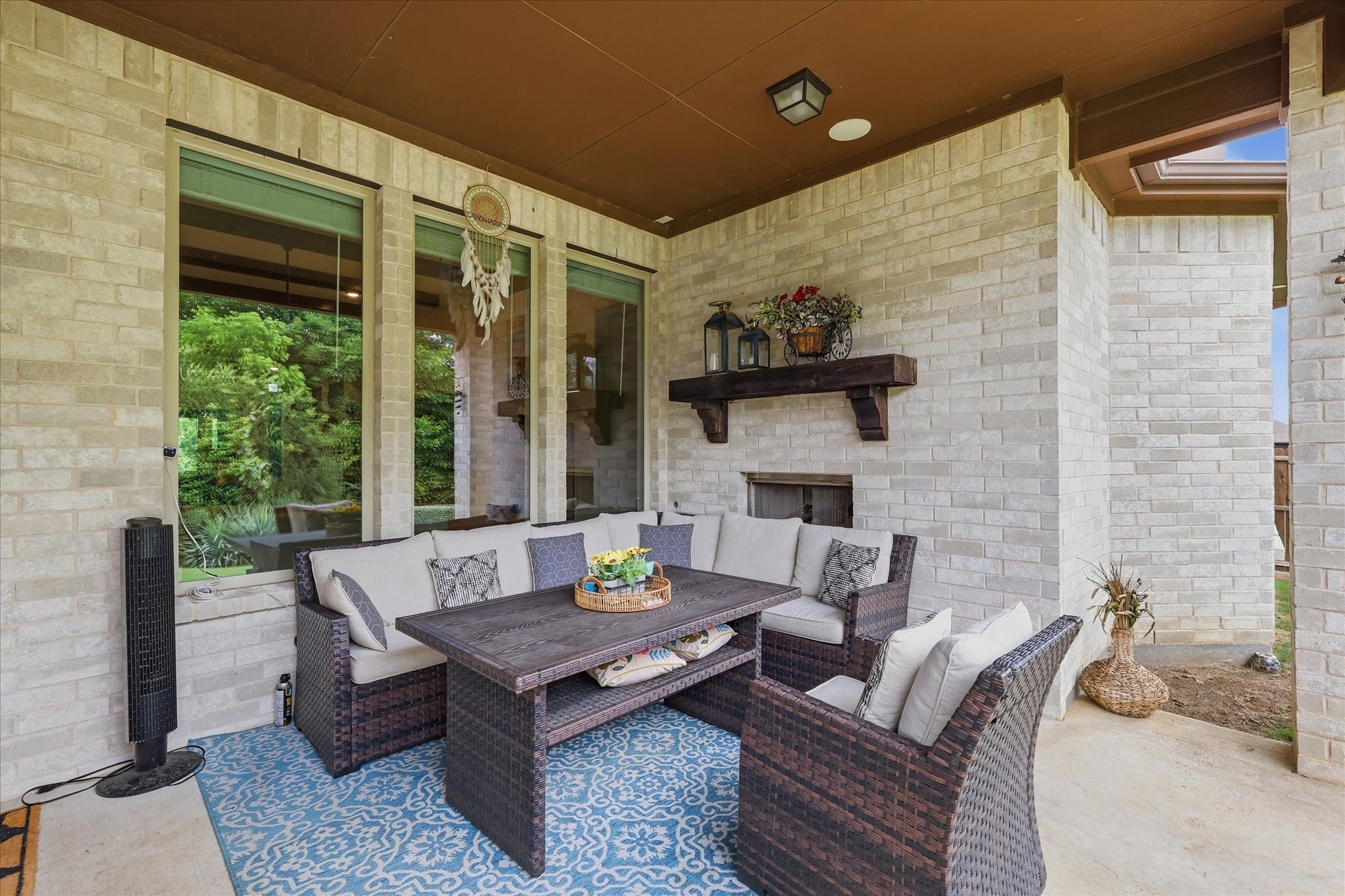 616 Lake Cove Drive