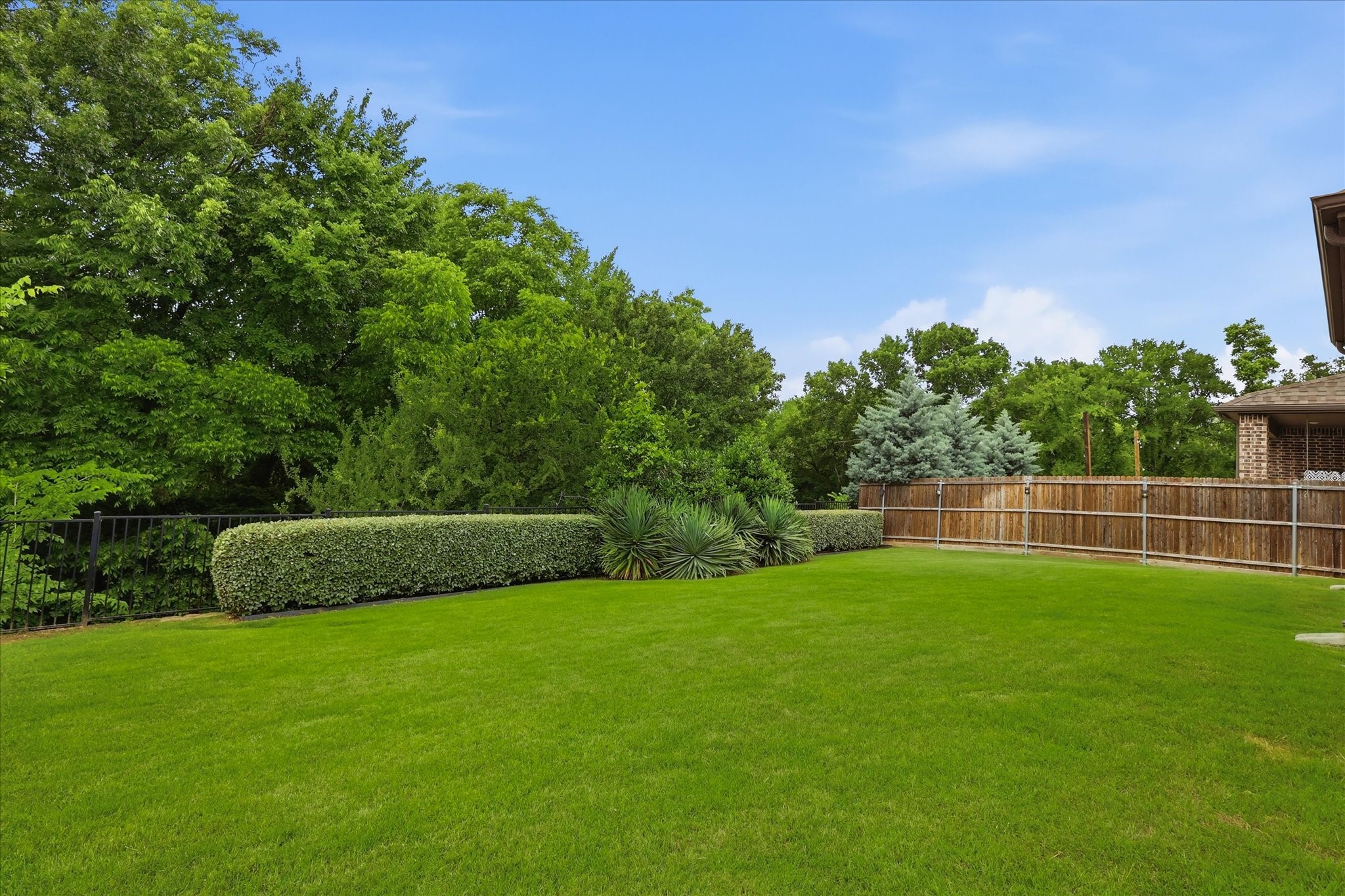 616 Lake Cove Drive