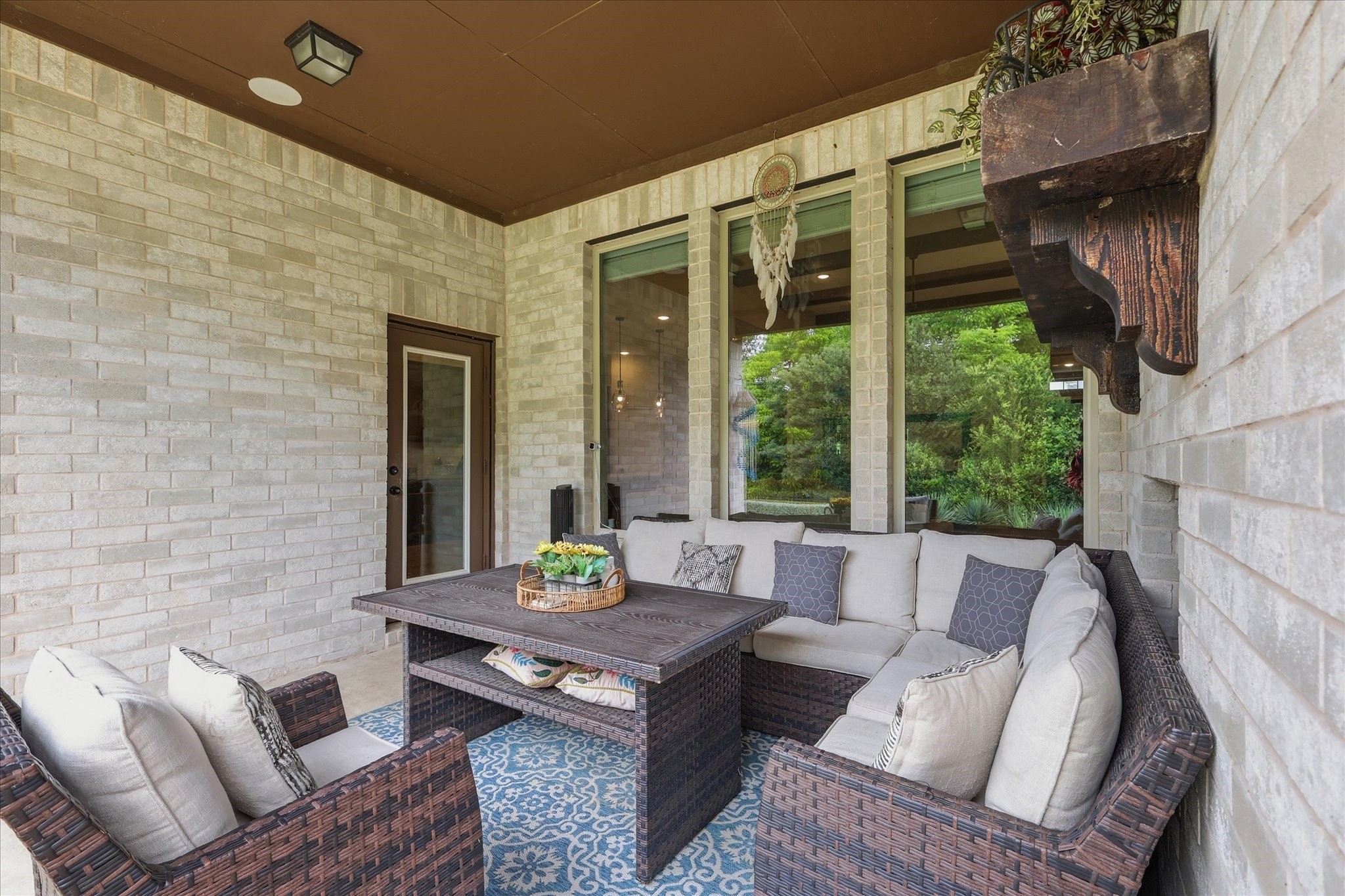 616 Lake Cove Drive