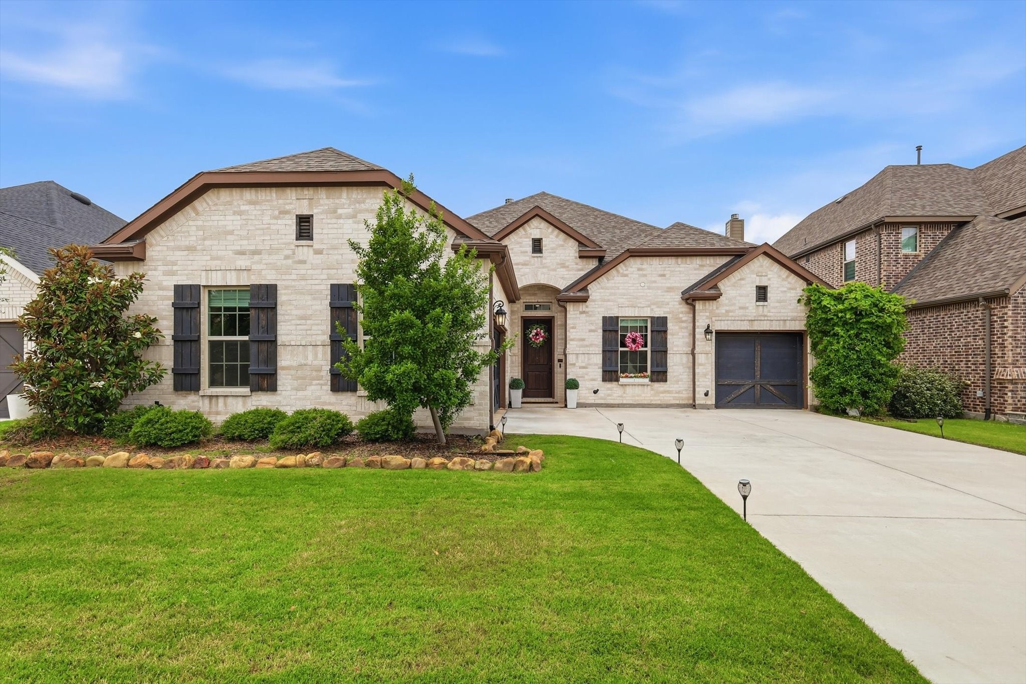 616 Lake Cove Drive