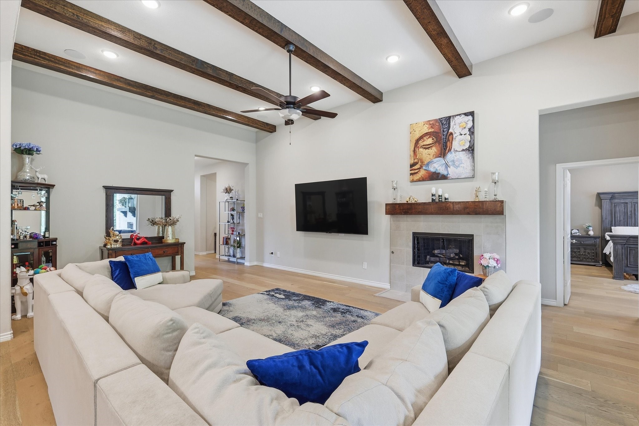 616 Lake Cove Drive