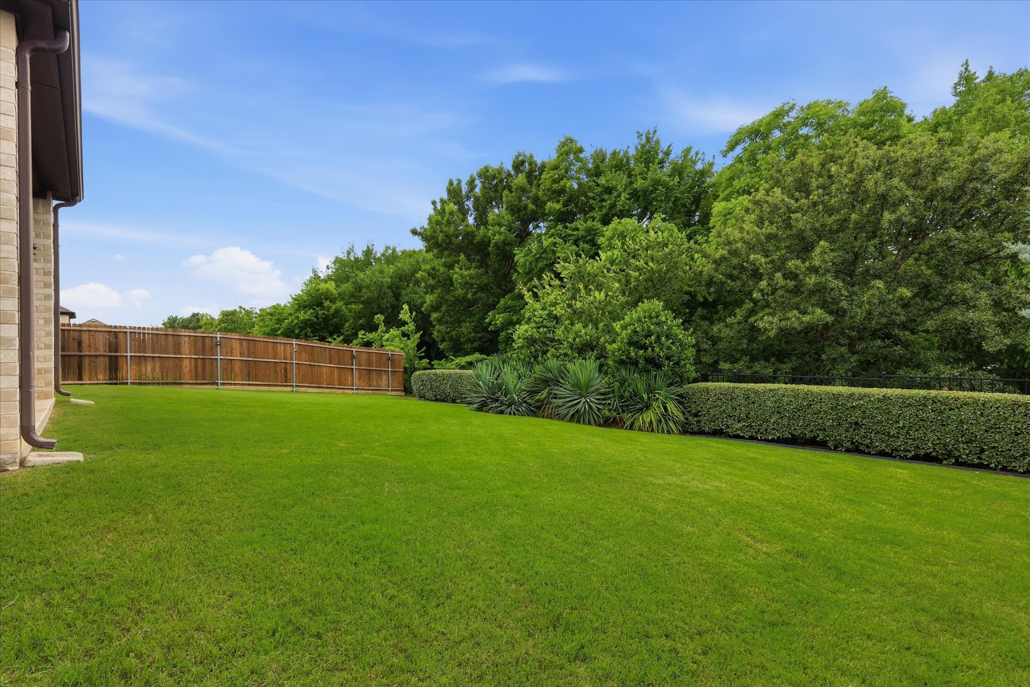 616 Lake Cove Drive