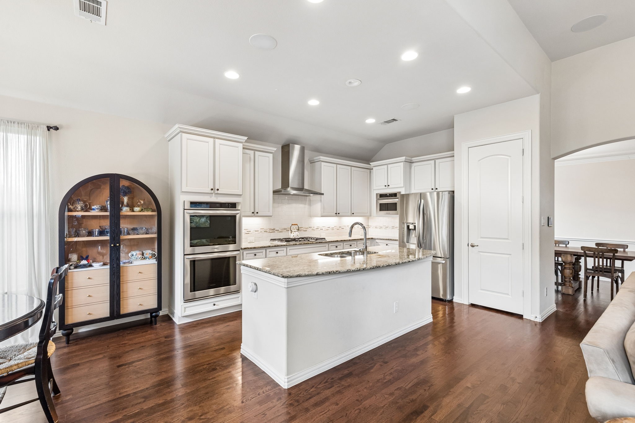 400 Komron Court