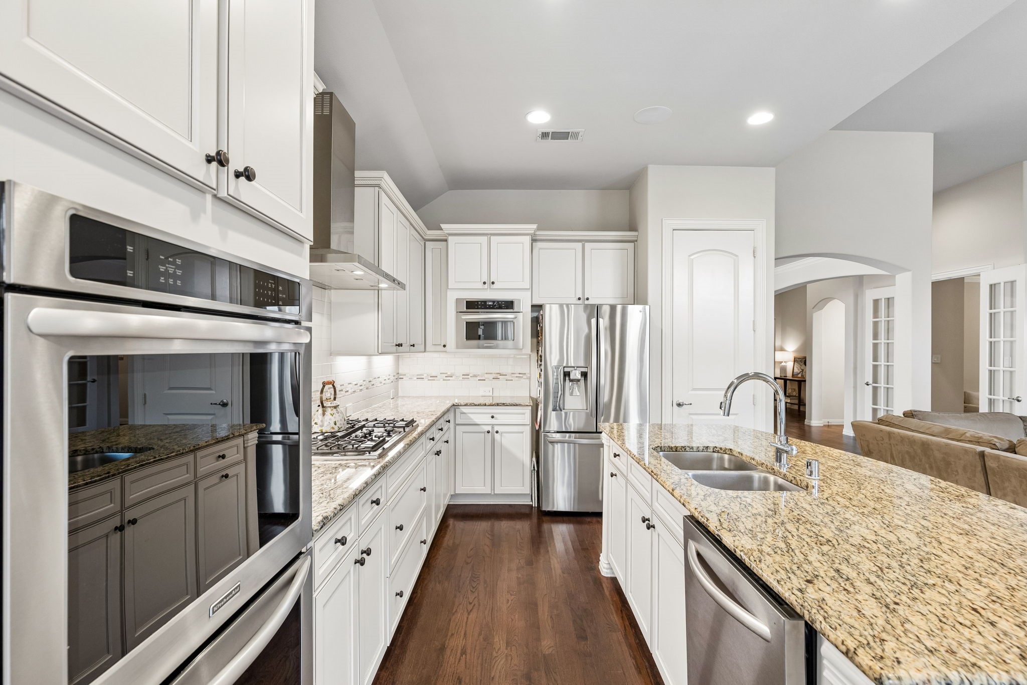 400 Komron Court