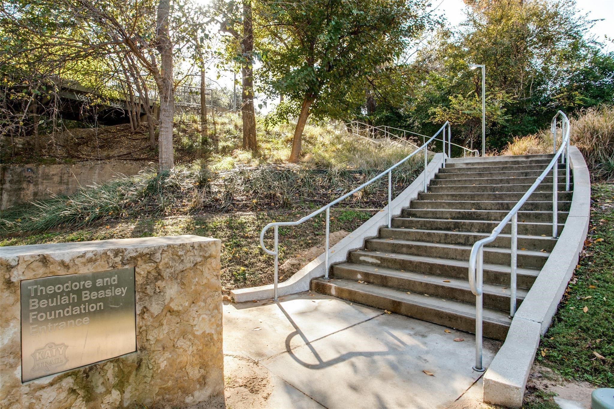 3225 Turtle Creek Boulevard 1429