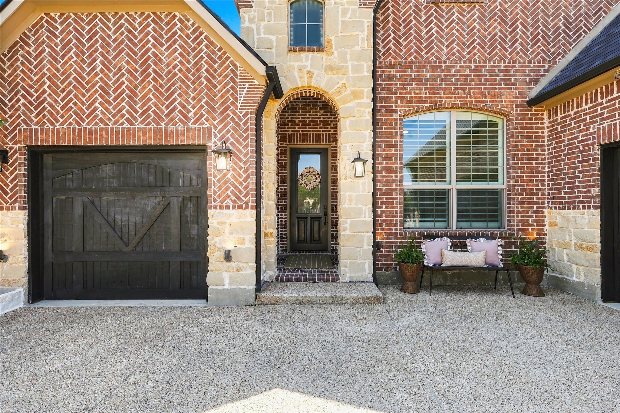 1120 Circle J Trail