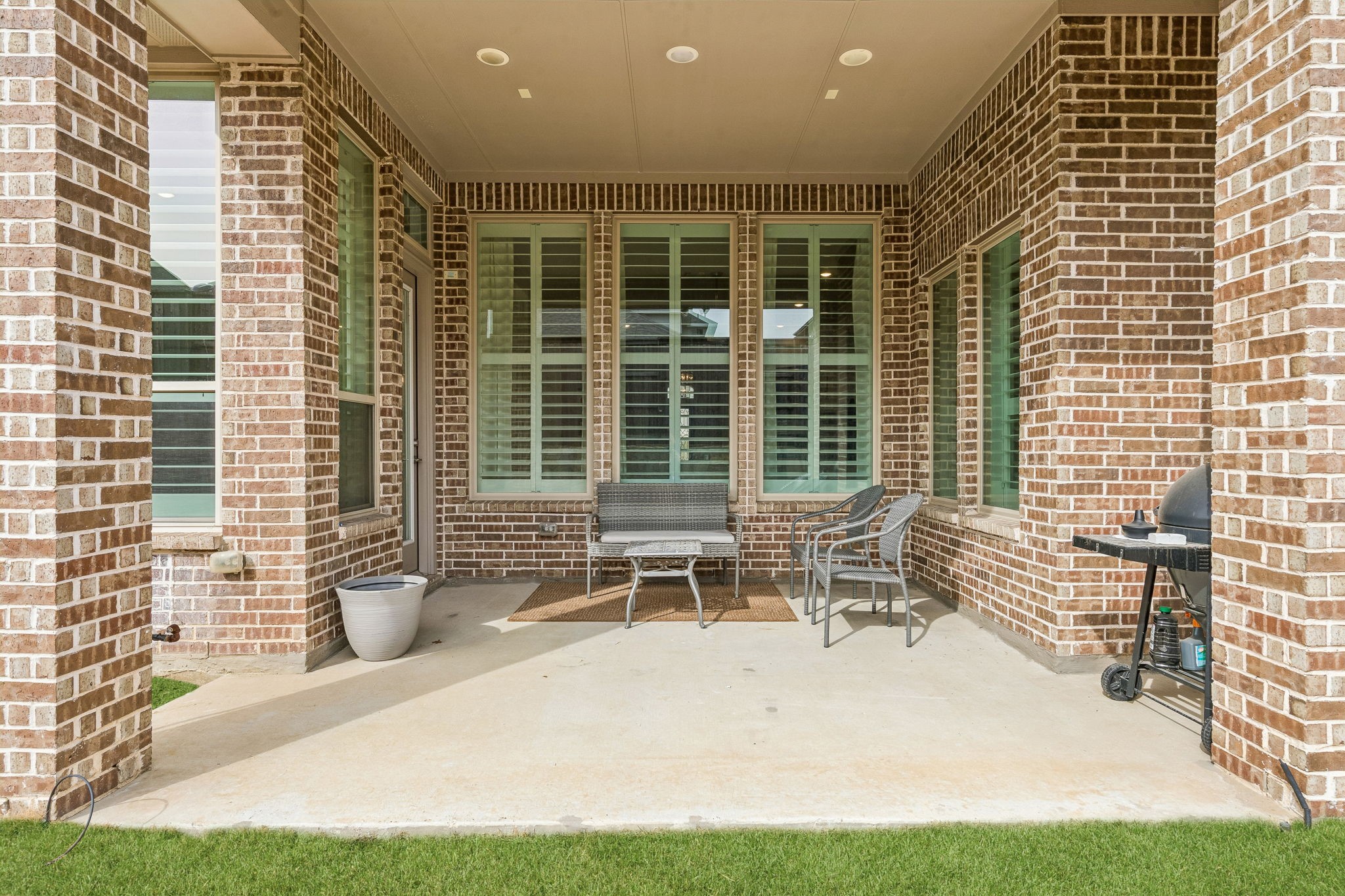 4211 Dewberry Lane