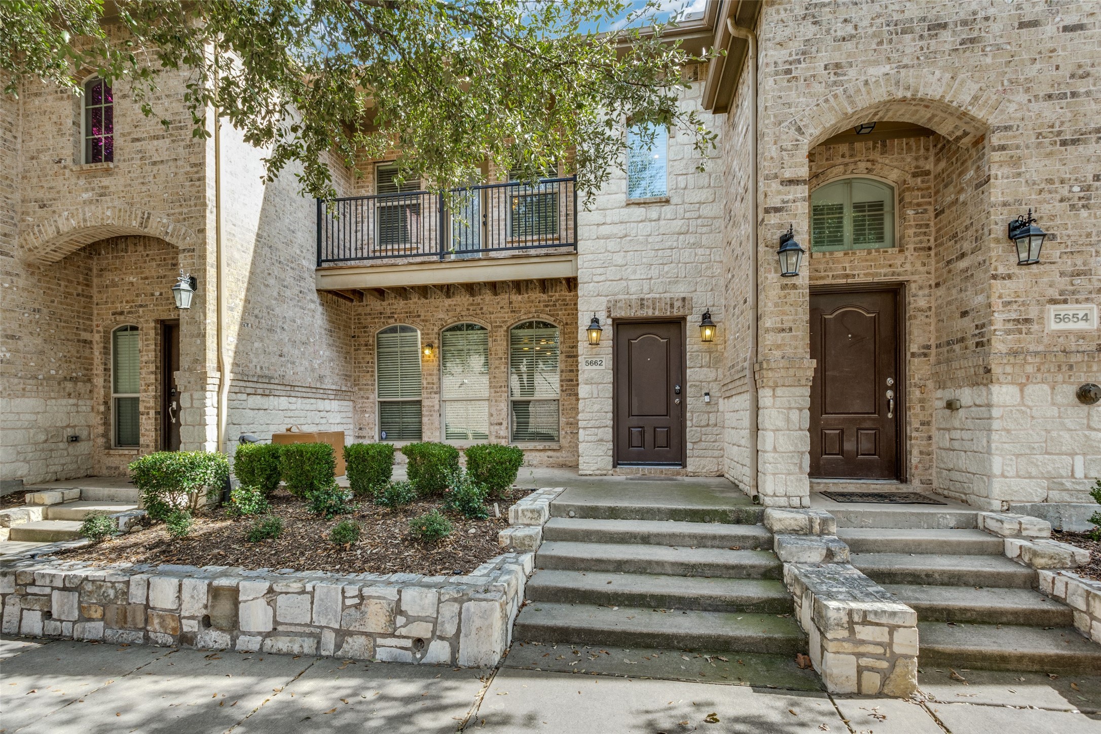 5662 Grosseto Drive